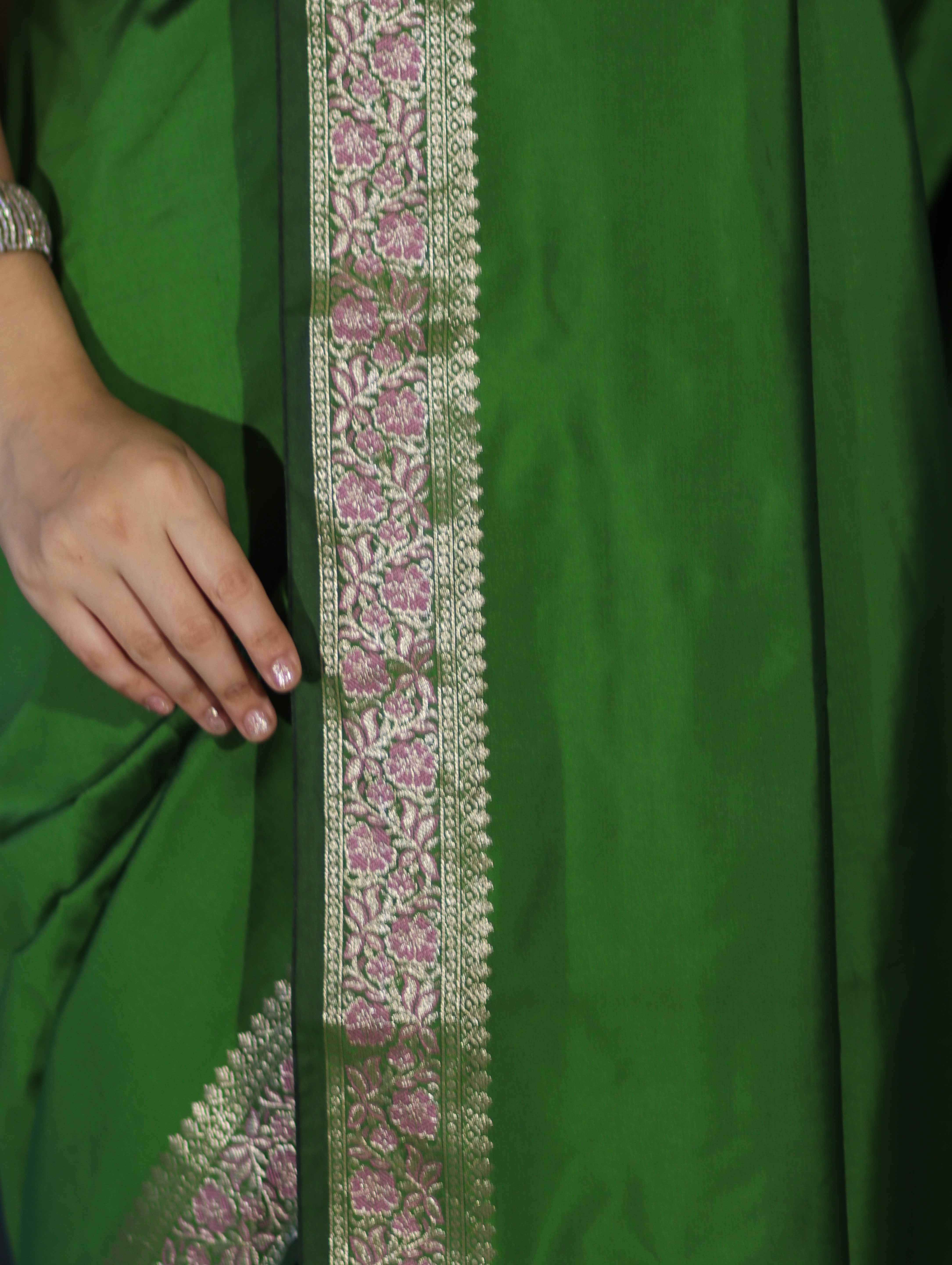Banarasee Handloom Semi Silk Plain Saree With Floral Zari Border-Green