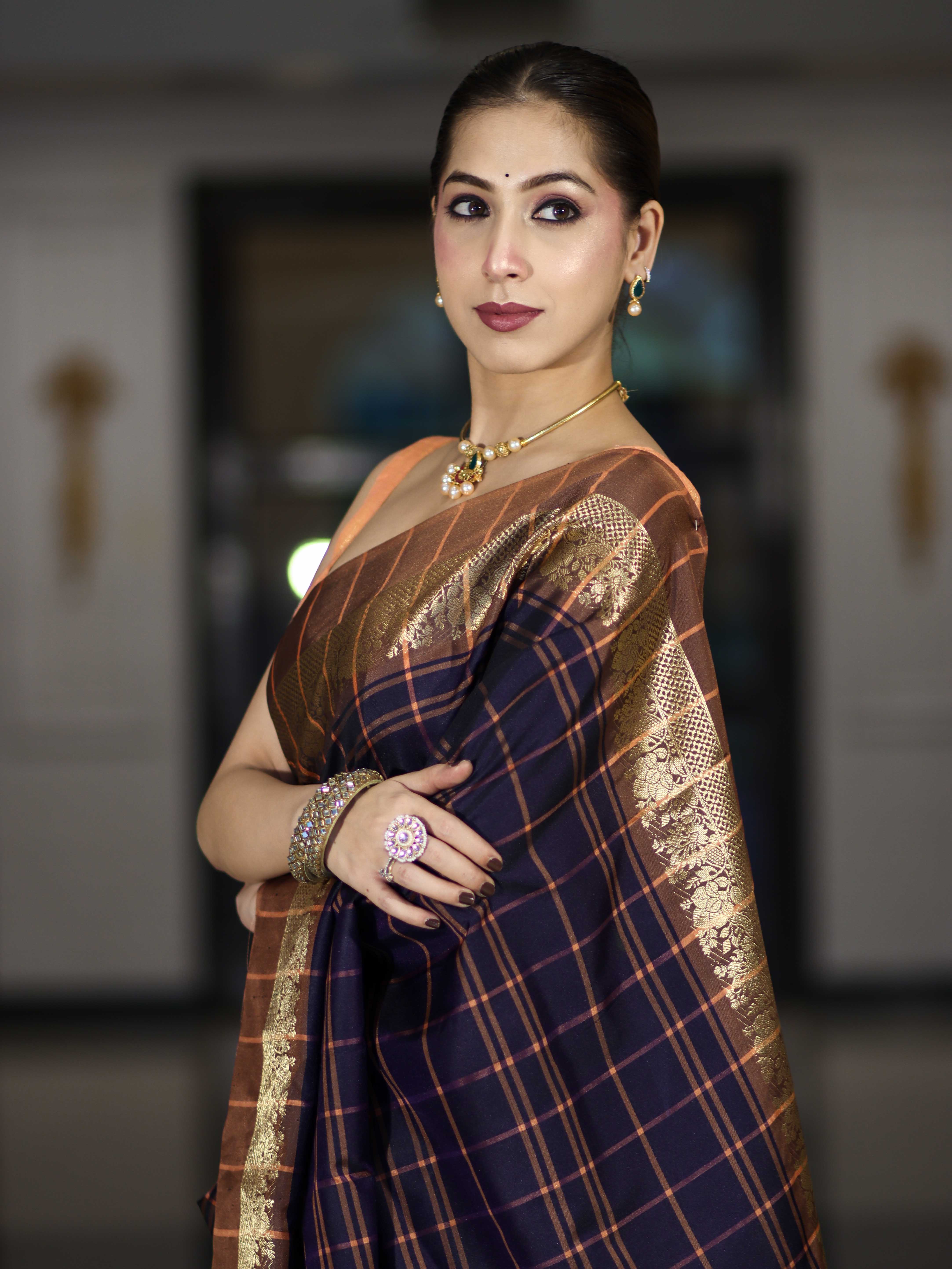 Banarasee Handloom Semi Silk Saree With Checks Pattern & Contrast Border-Violet & Brown