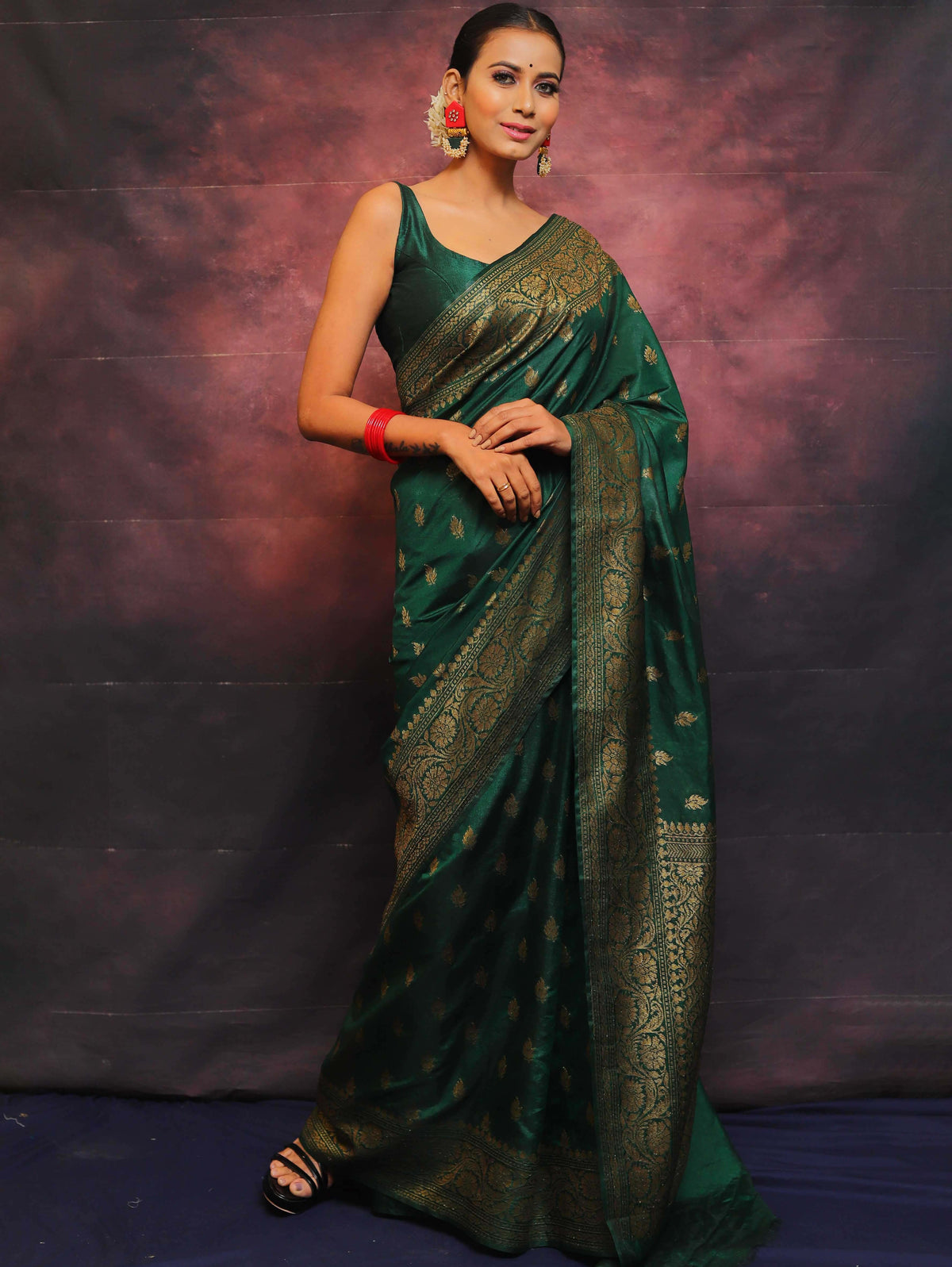 BKS 003  Banarasi Chiffon saree with Gold Zari work. Comes with Unstitched Blouse.
