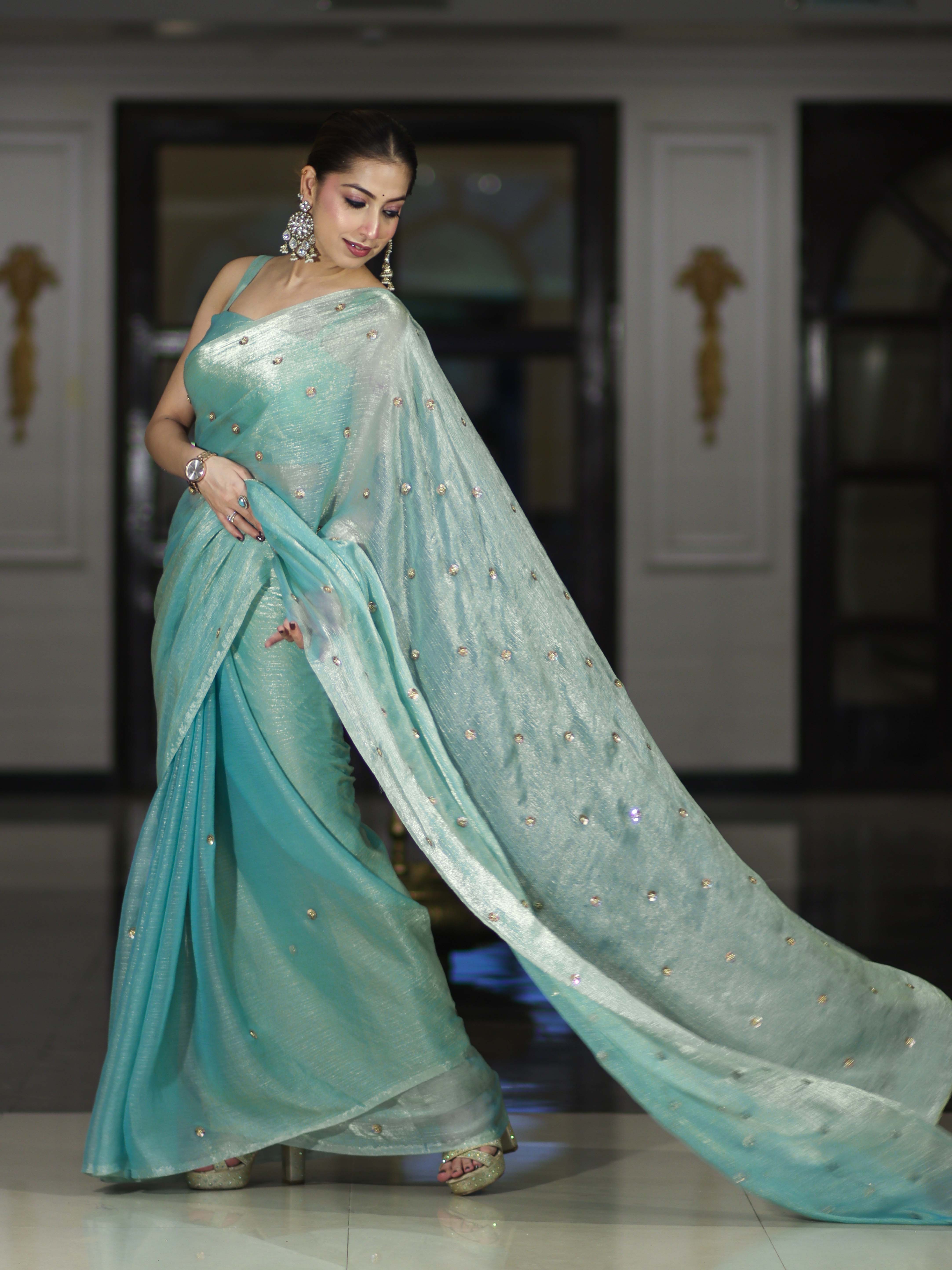 Banarasee Handwoven Dual Shaded Chiffon Saree With Aari Motifs-Light Green