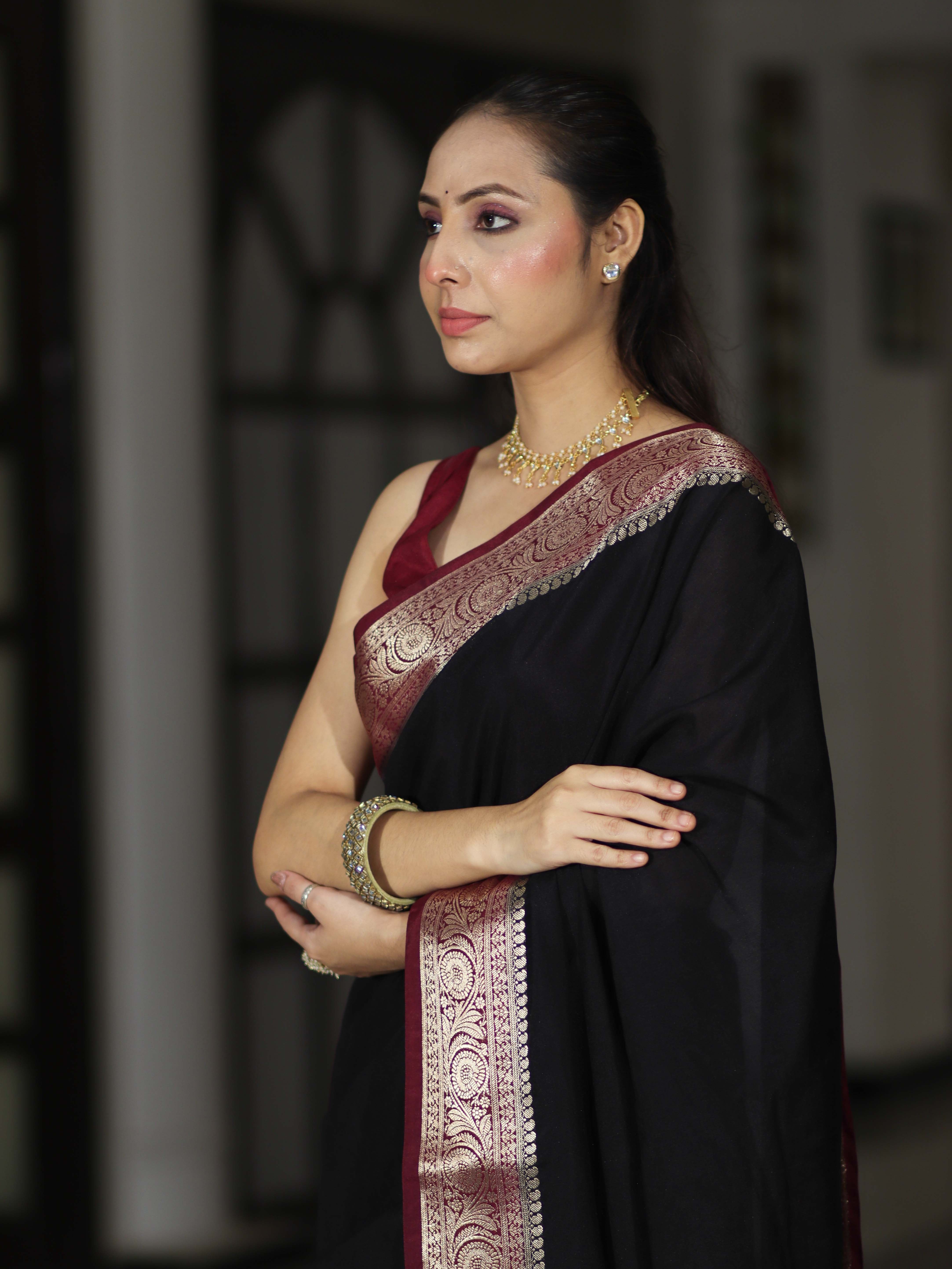 Banarasee Handloom Plain Semi Silk Saree With Zari Woven Contrast Border-Black & Maroon