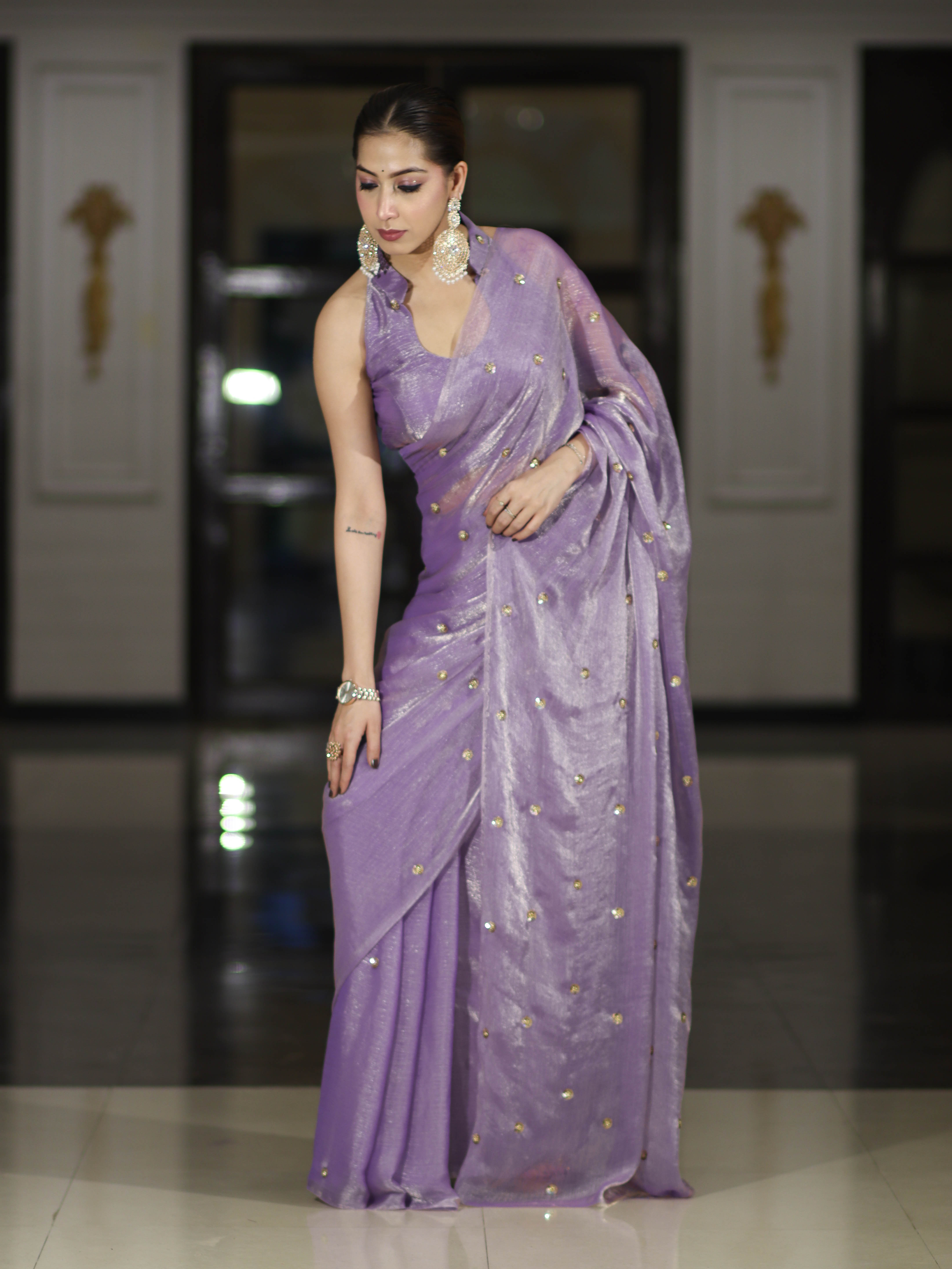 Banarasee Handwoven Dual Shaded Chiffon Saree With Aari Motifs-Lavender
