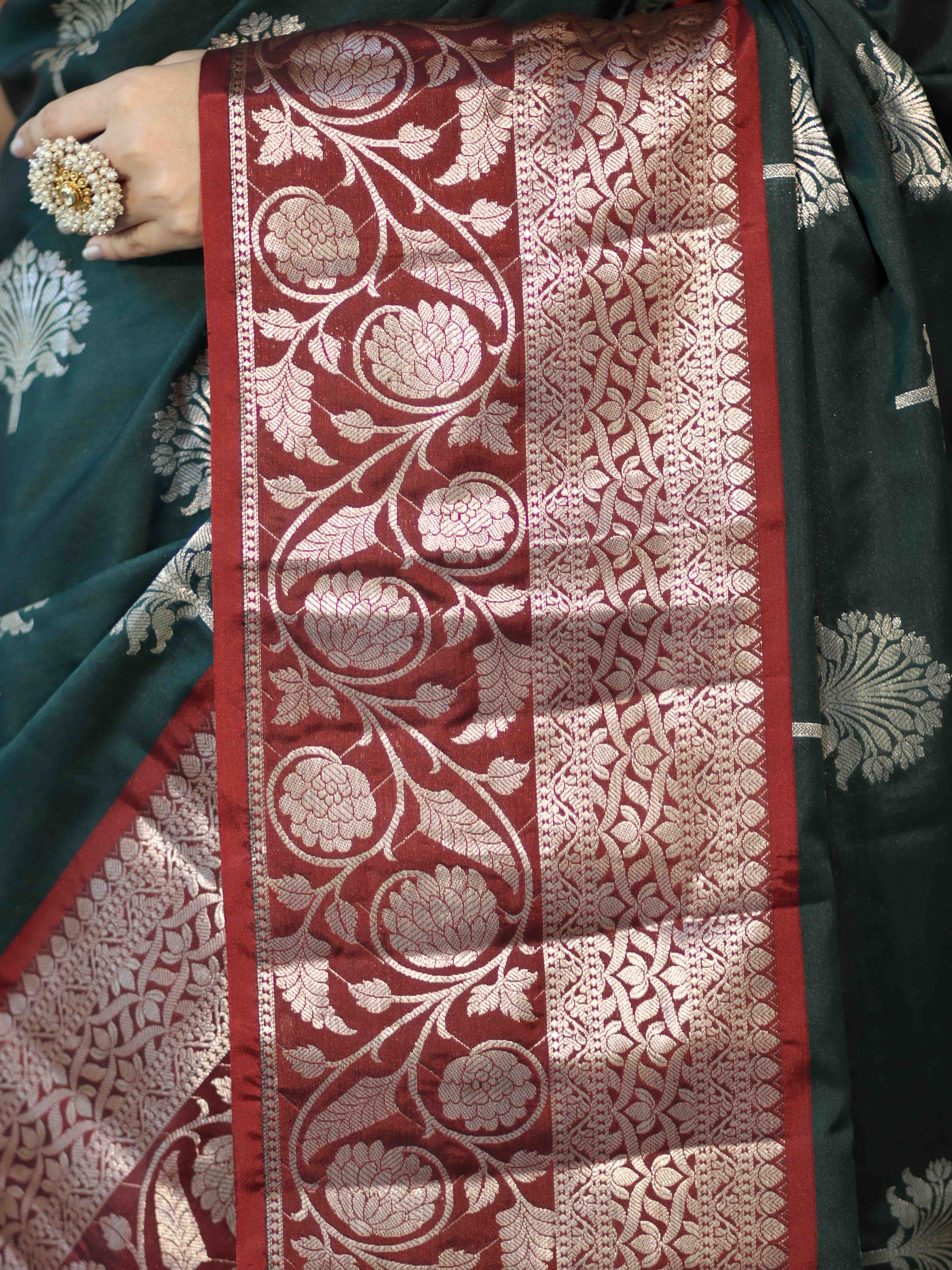 Banarasee Handloom Semi Silk Saree With Zari Buta Design & Contrast Border-Green & Maroon