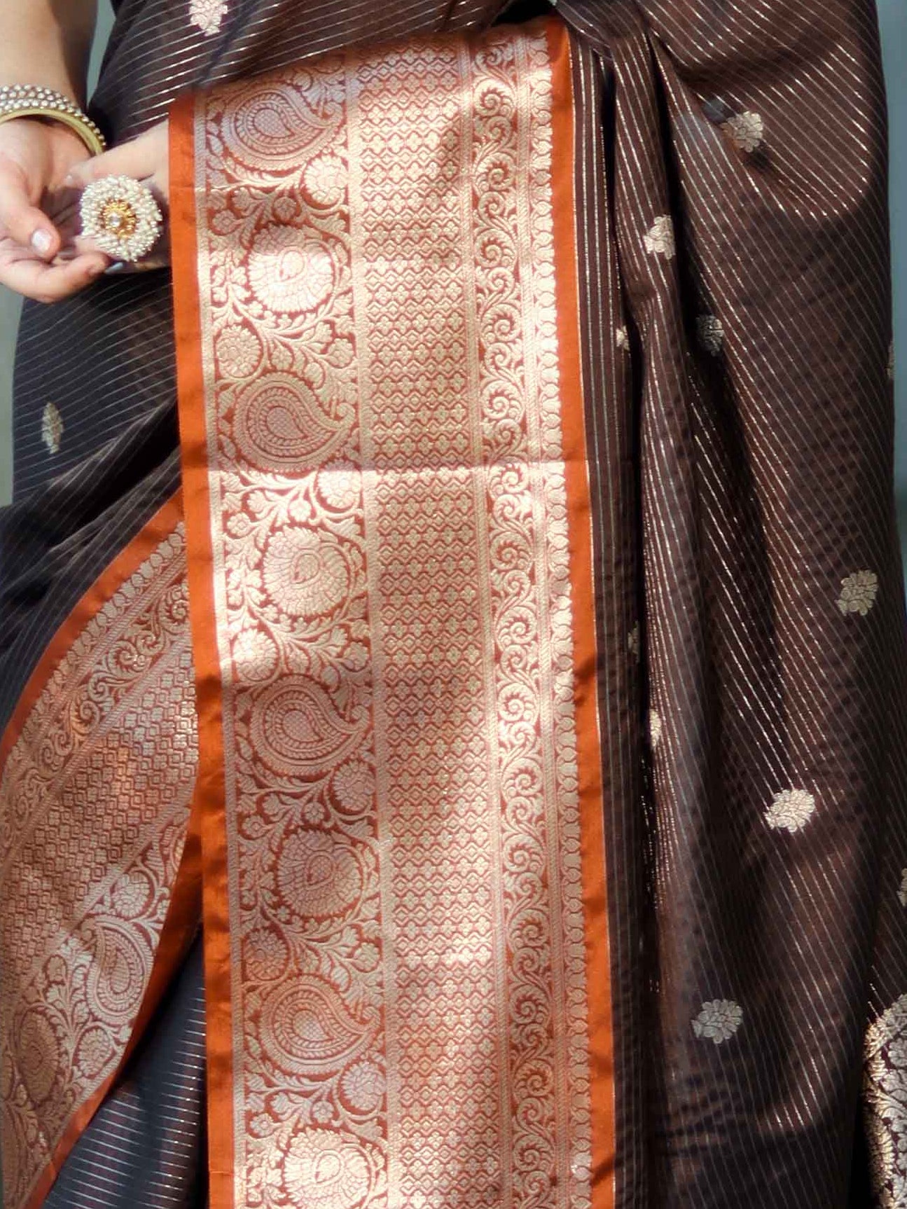 Banarasee Handloom Semi Silk Saree With Buti Design Stripe Pattern & Contrast Border-Brown & Rust