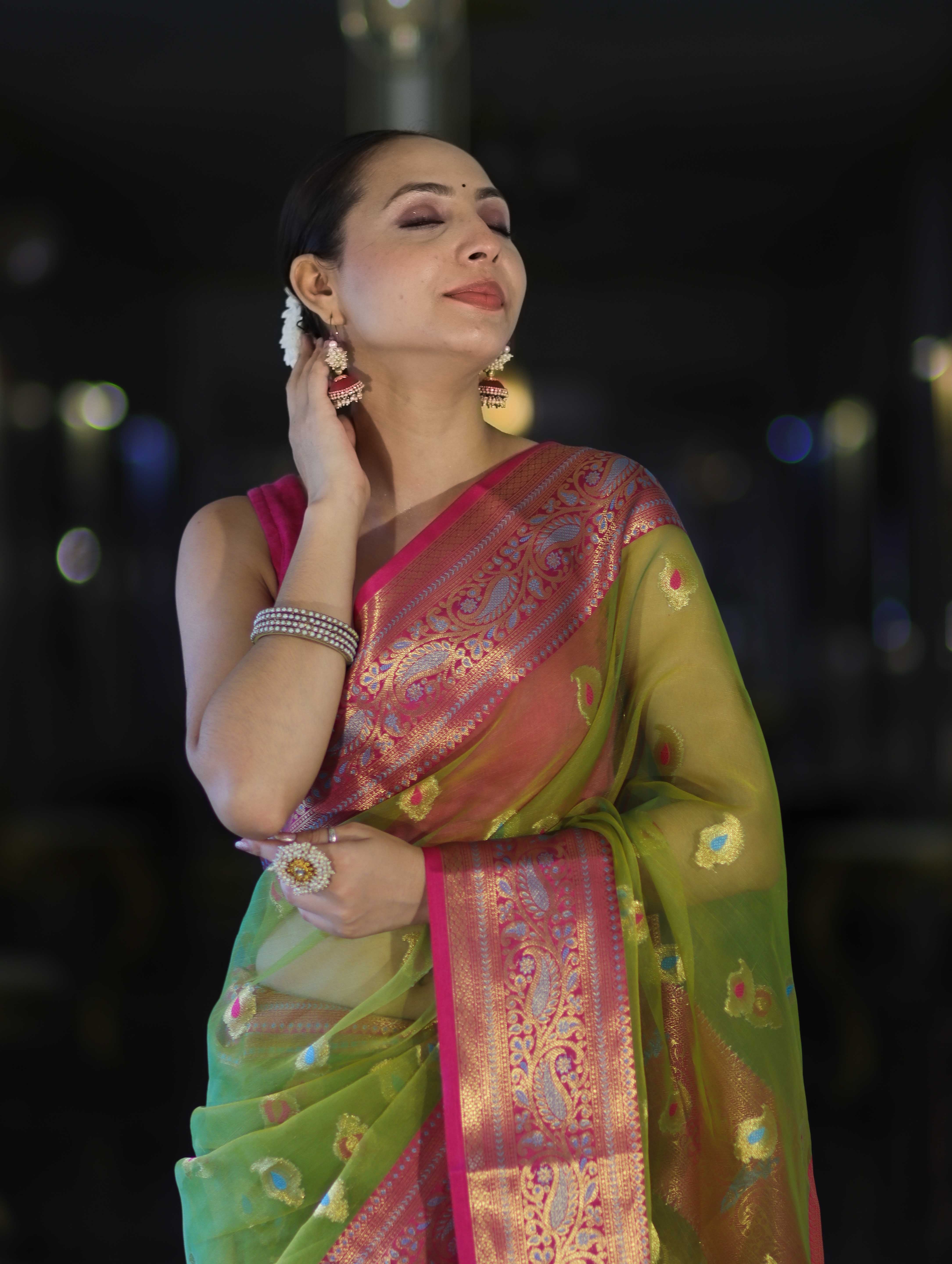 Banarasee Dual Tone Organza Mix Saree With Resham Zari Work & Contrast Border-Green & Pink