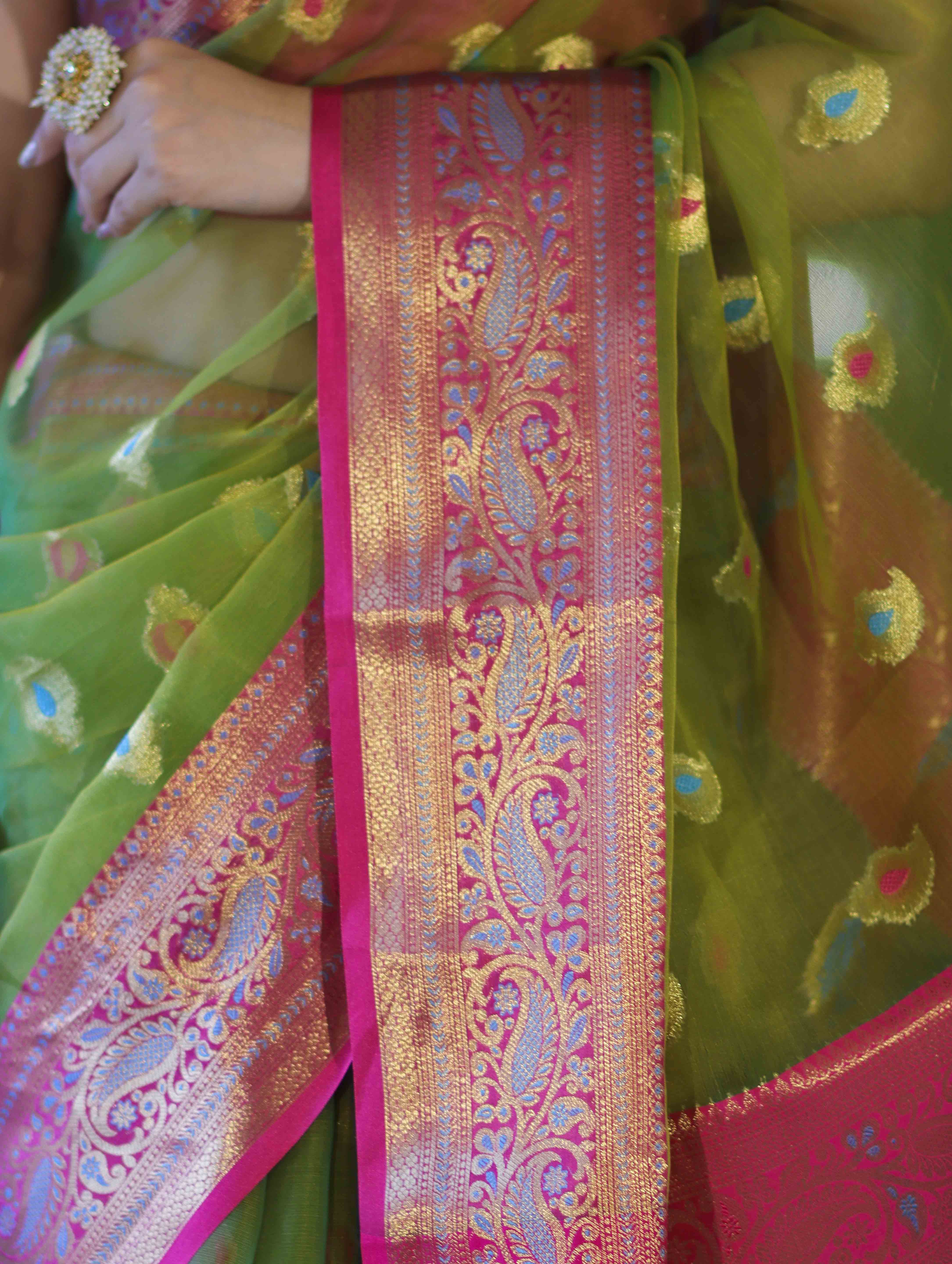 Banarasee Dual Tone Organza Mix Saree With Resham Zari Work & Contrast Border-Green & Pink