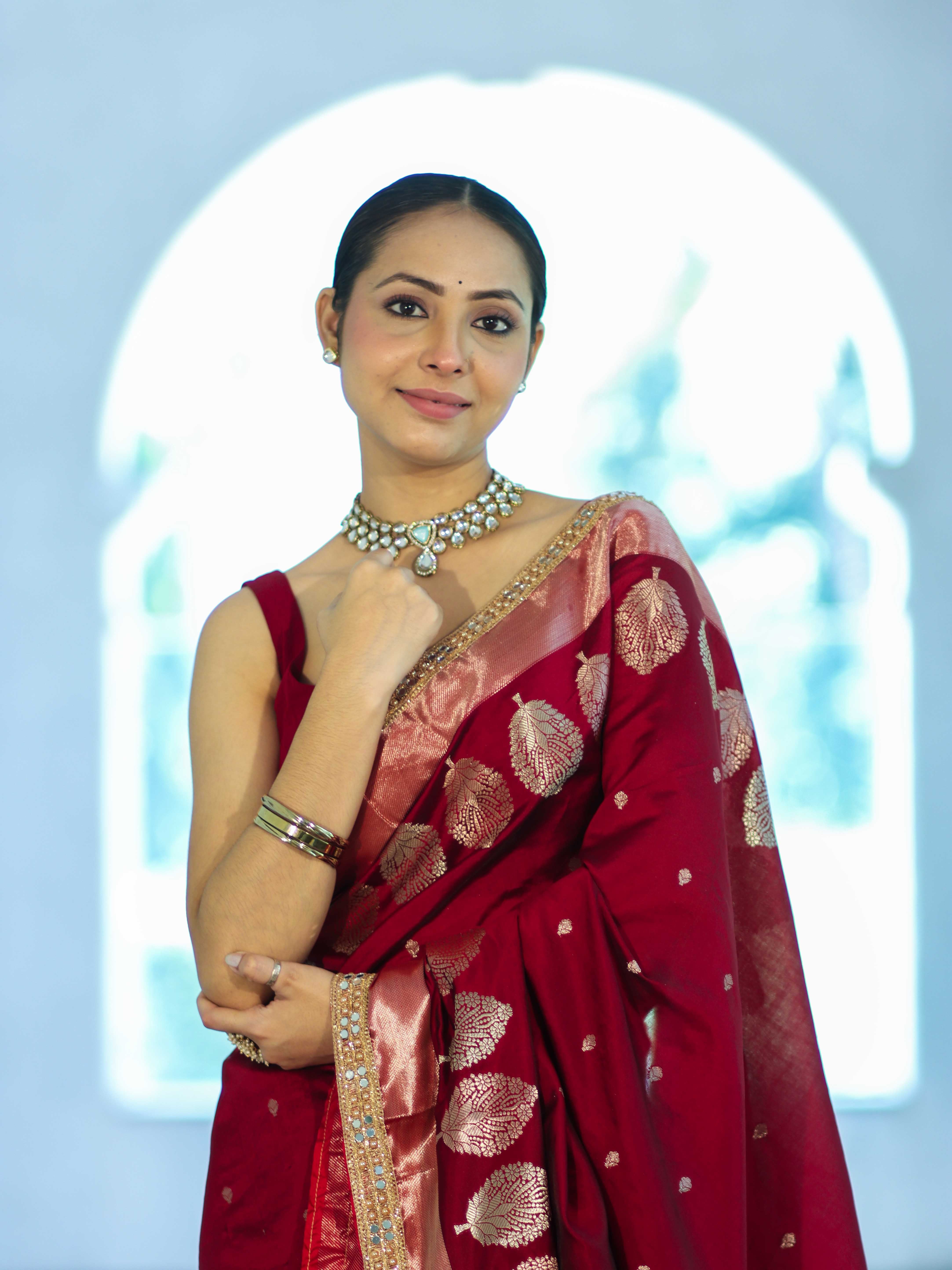 Banarasee Handloom Semi Silk Saree With Sona Rupa Zari Buti Design & Lace Border-Maroon