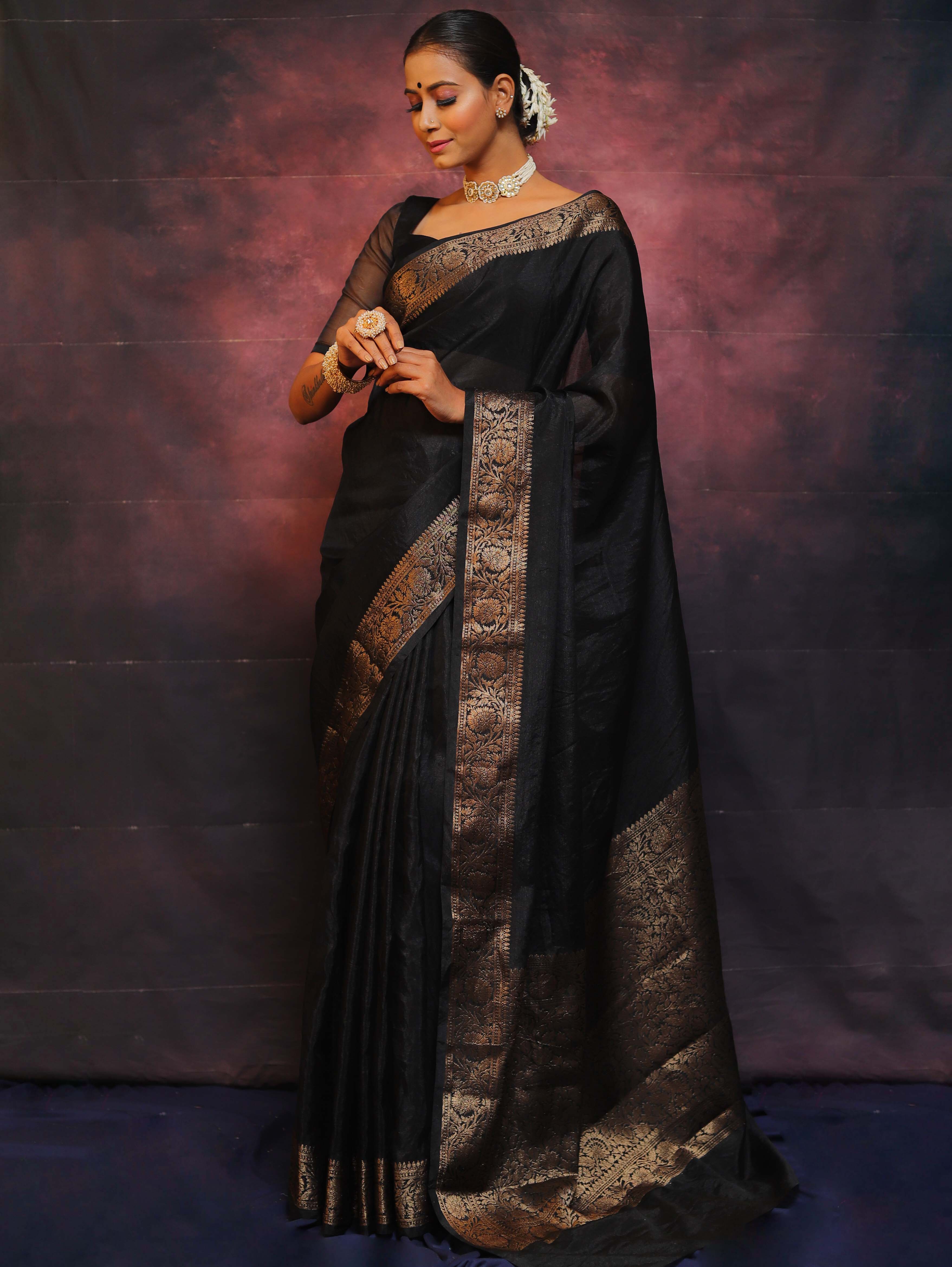 Banarasee Handwoven Semi Silk Plain Saree With Zari Border-Black