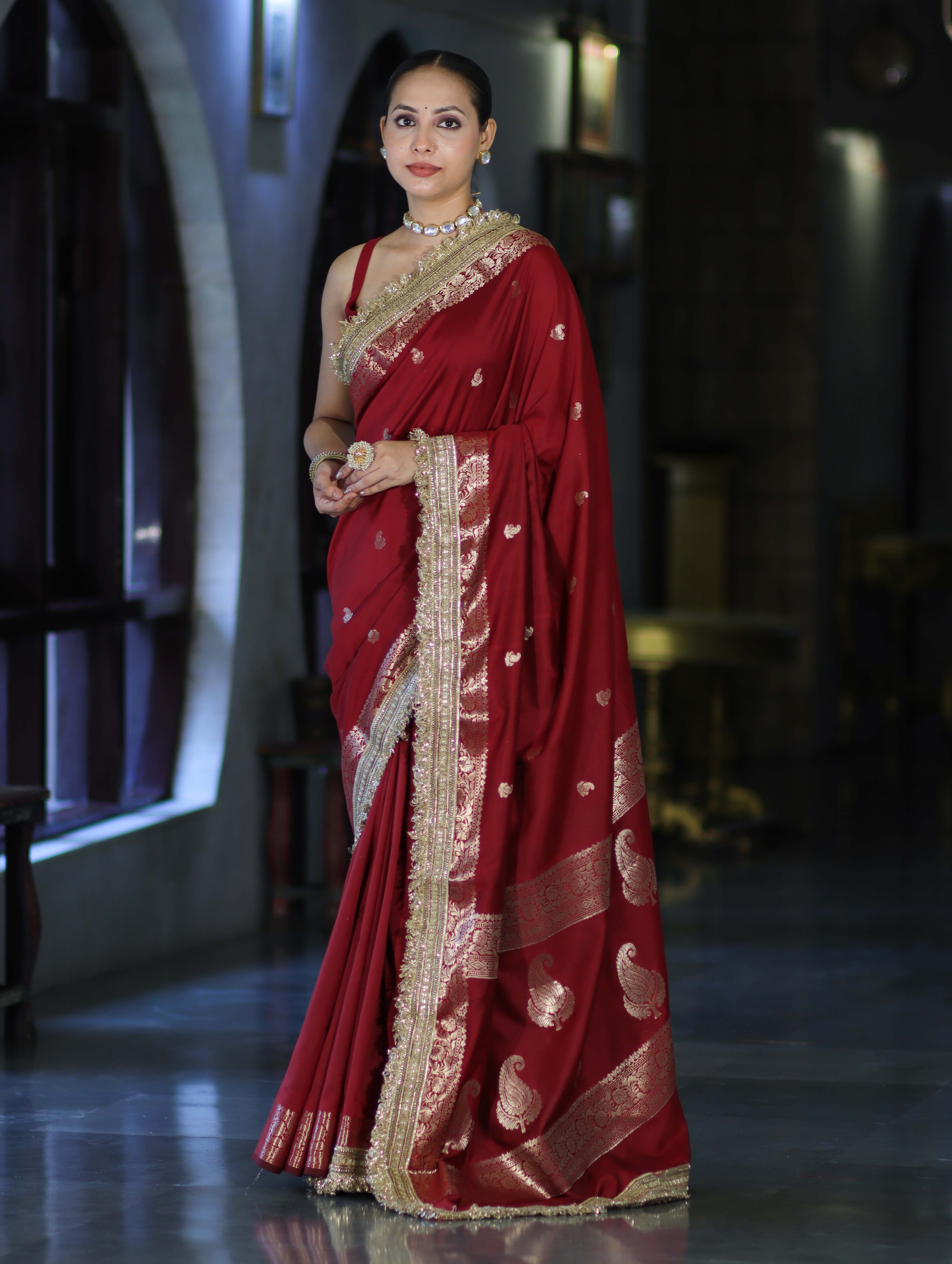 Banarasee Handloom Semi Silk Saree With Zari Buti Design Border & Lace-Maroon