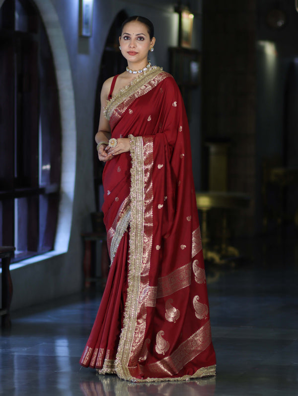 Banarasee Handloom Semi Silk Saree With Zari Buti Design Border & Lace-Maroon