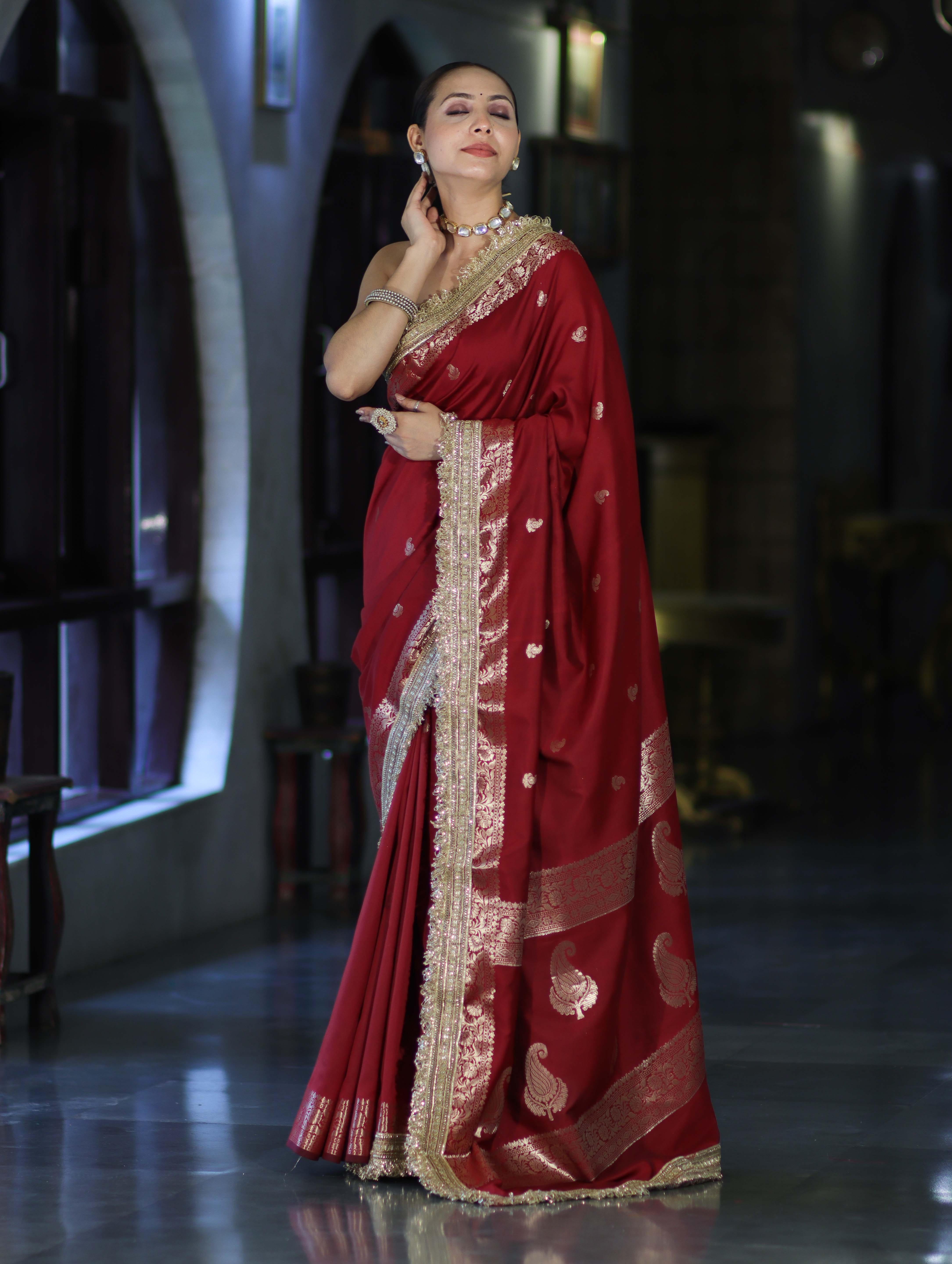 Banarasee Handloom Semi Silk Saree With Zari Buti Design Border & Lace-Maroon
