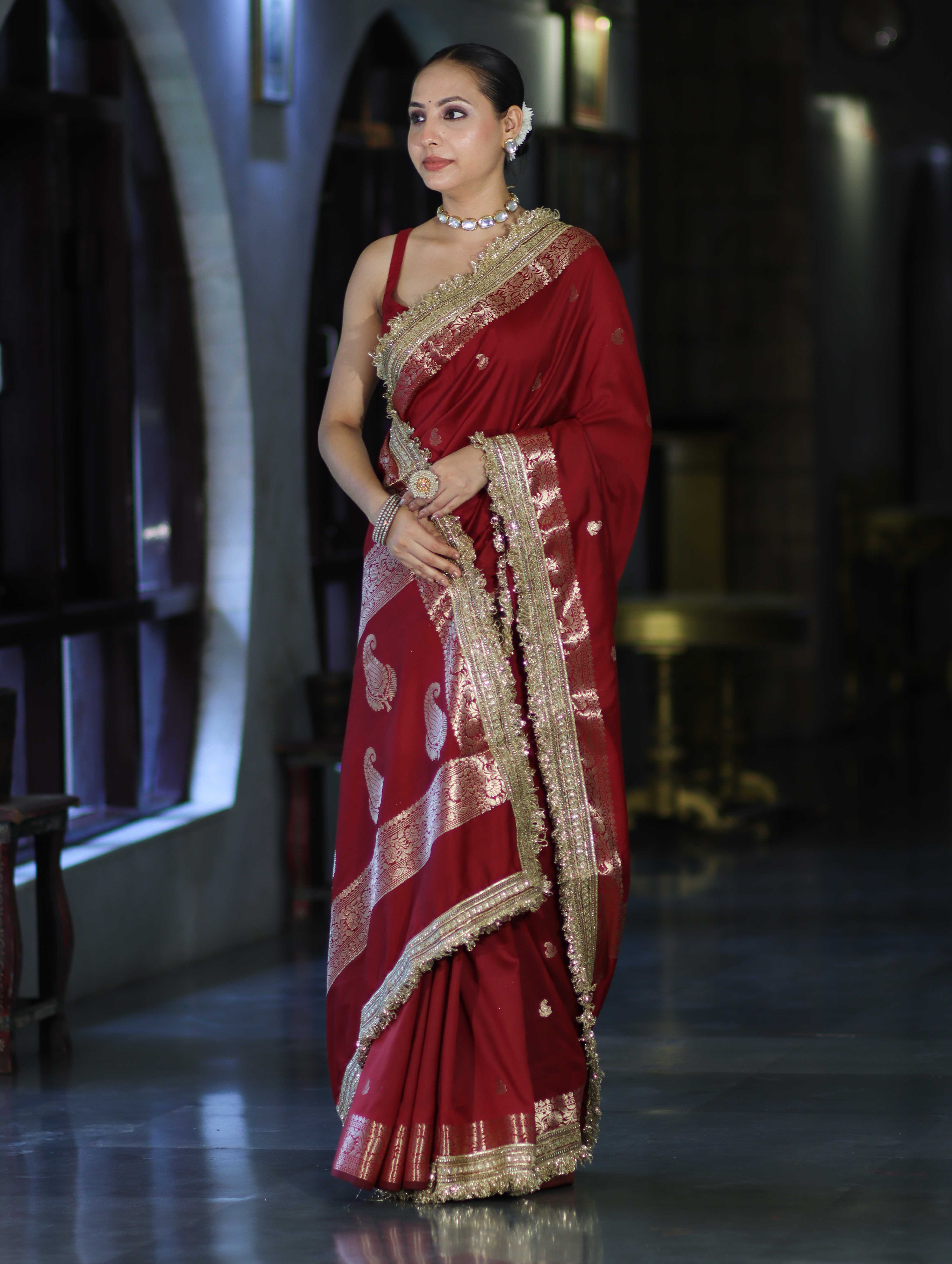 Banarasee Handloom Semi Silk Saree With Zari Buti Design Border & Lace-Maroon