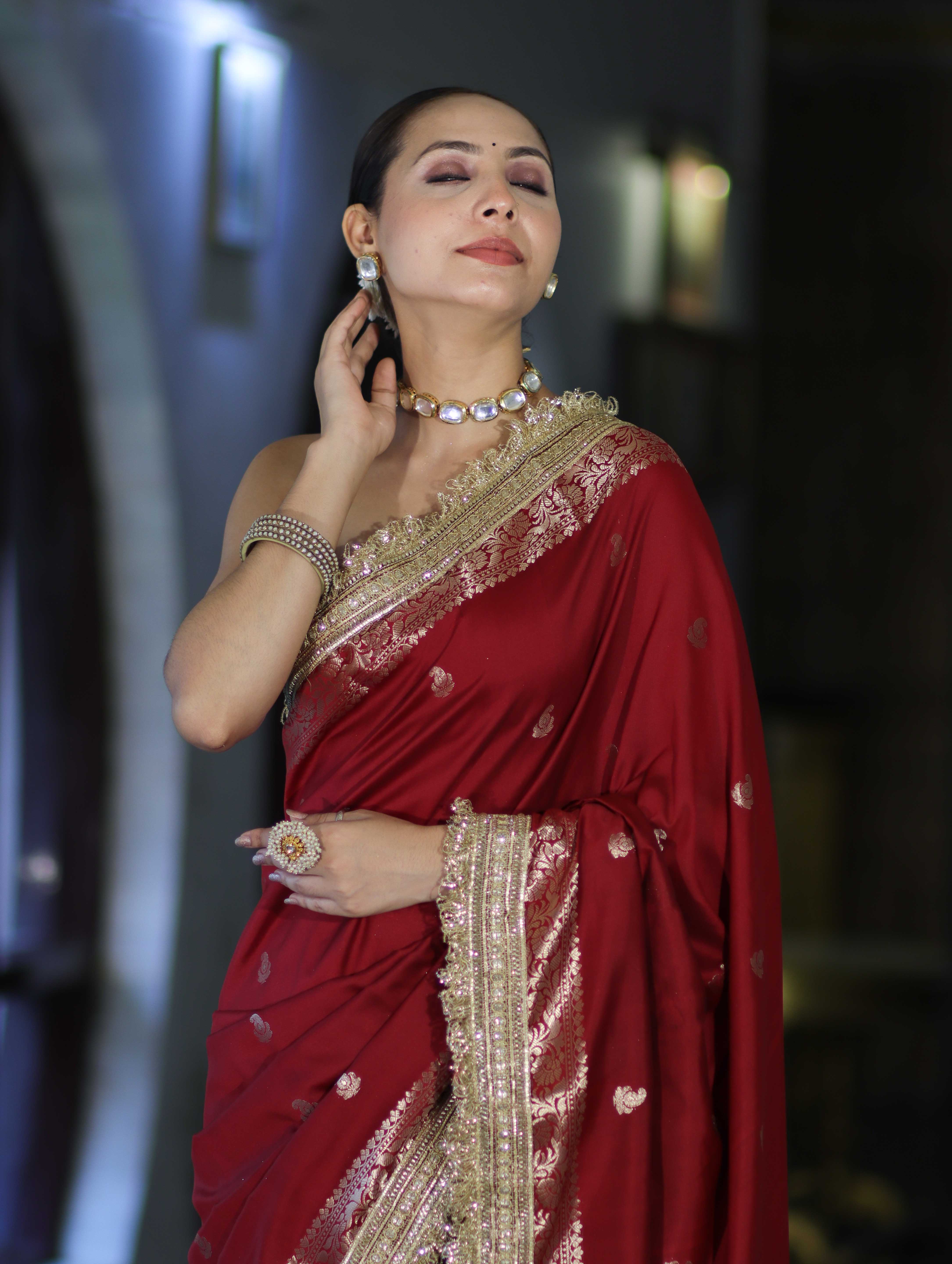 Banarasee Handloom Semi Silk Saree With Zari Buti Design Border & Lace-Maroon