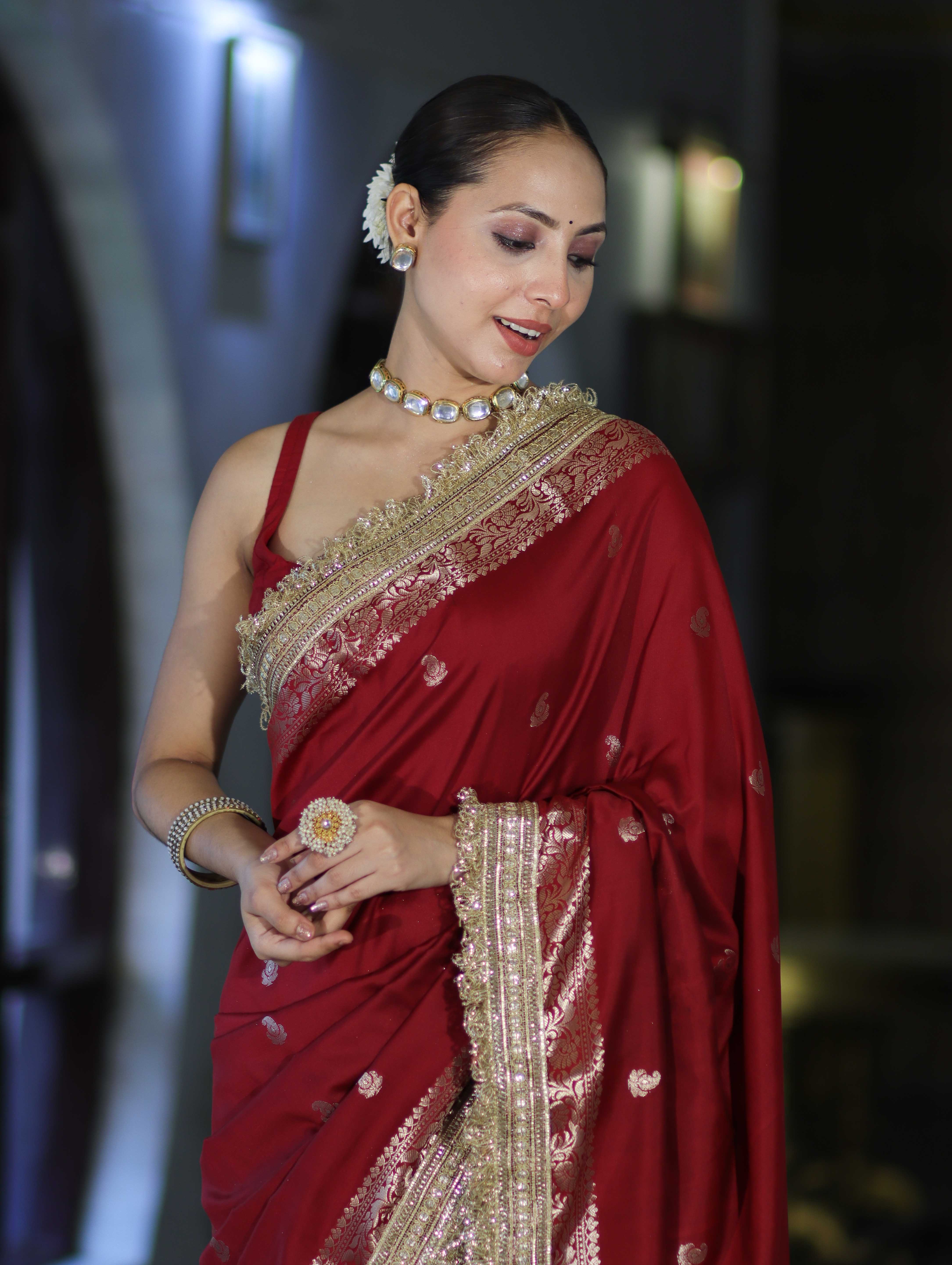 Banarasee Handloom Semi Silk Saree With Zari Buti Design Border & Lace-Maroon