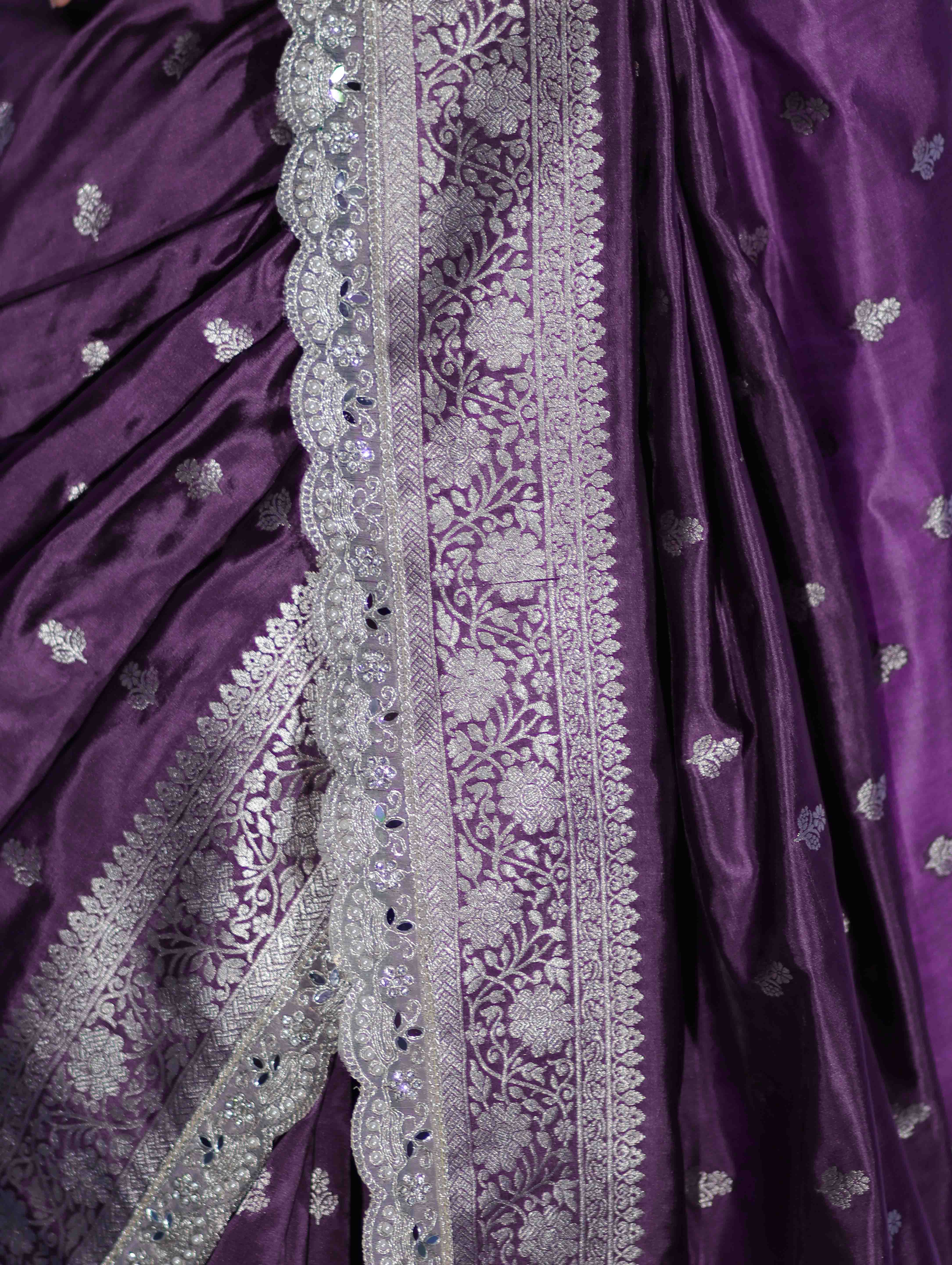 Banarasee Handloom Soft Silk Saree With Zari Buti Design Floral Border & Lace-Mauve