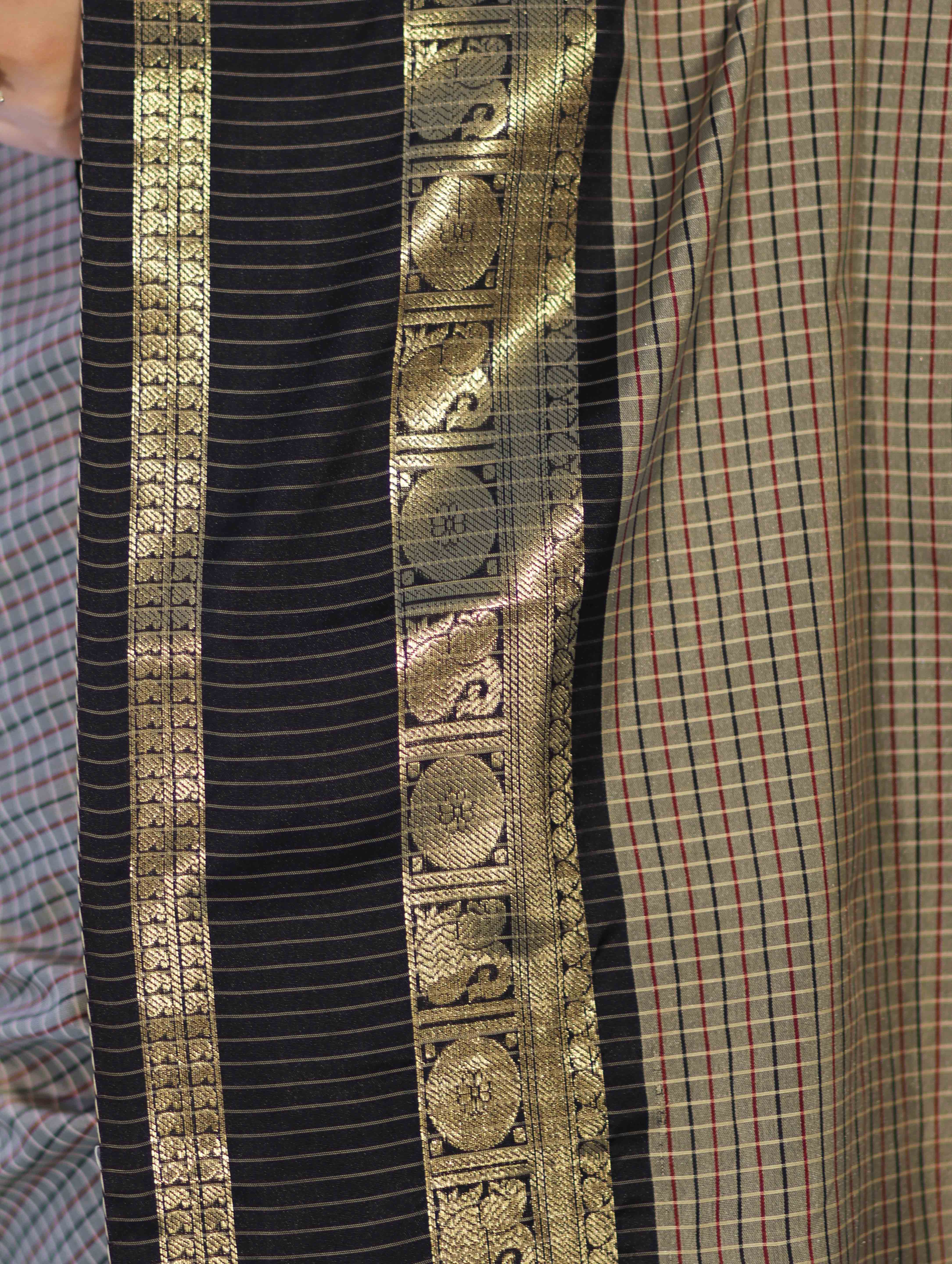 Banarasee Handloom Semi Silk Saree With Checks Design & Contrast Border-Grey & Black