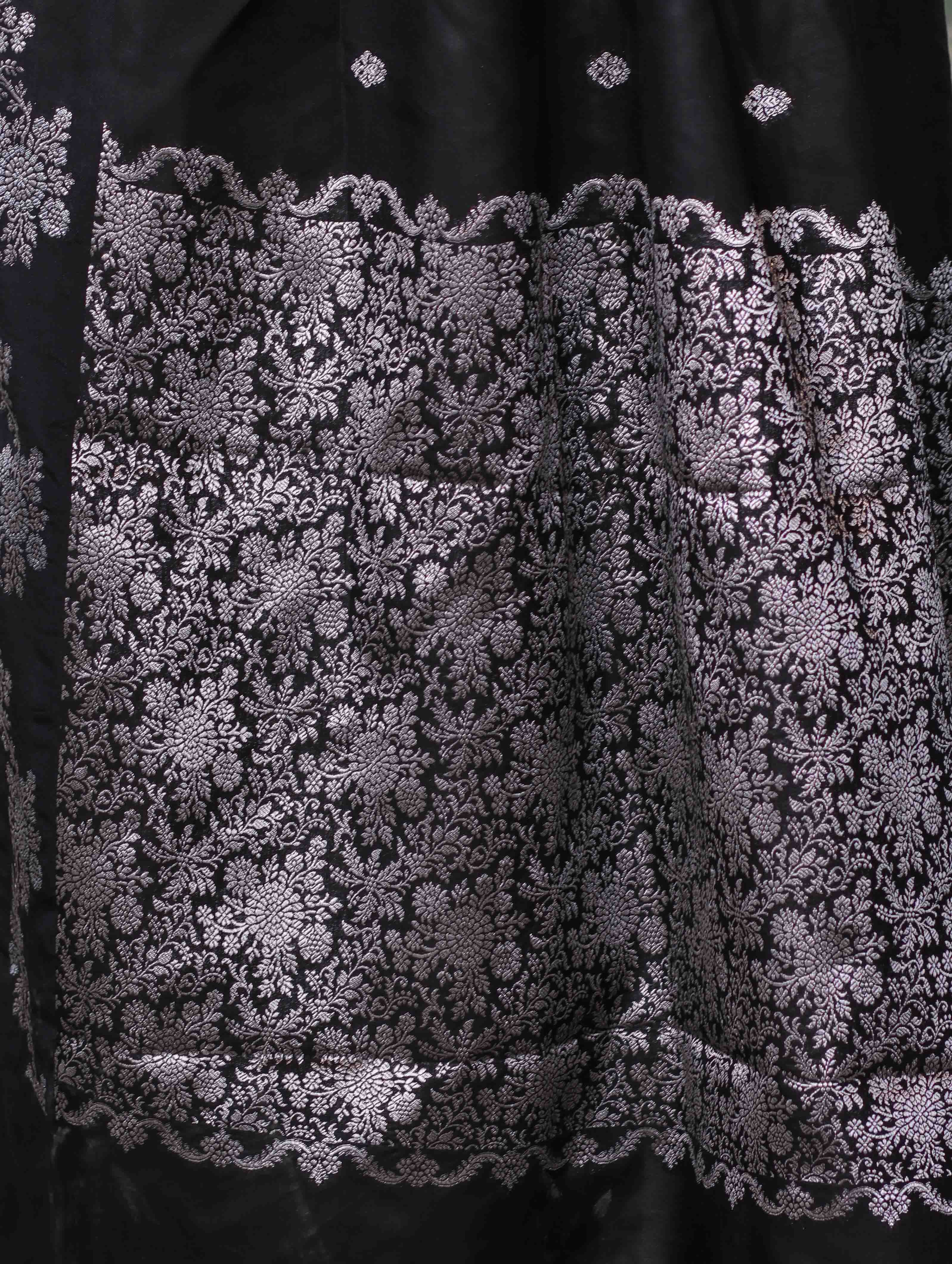 Banarasee Handloom Semi Silk Saree With Sona Rupa Zari Buti Design & Border-Black