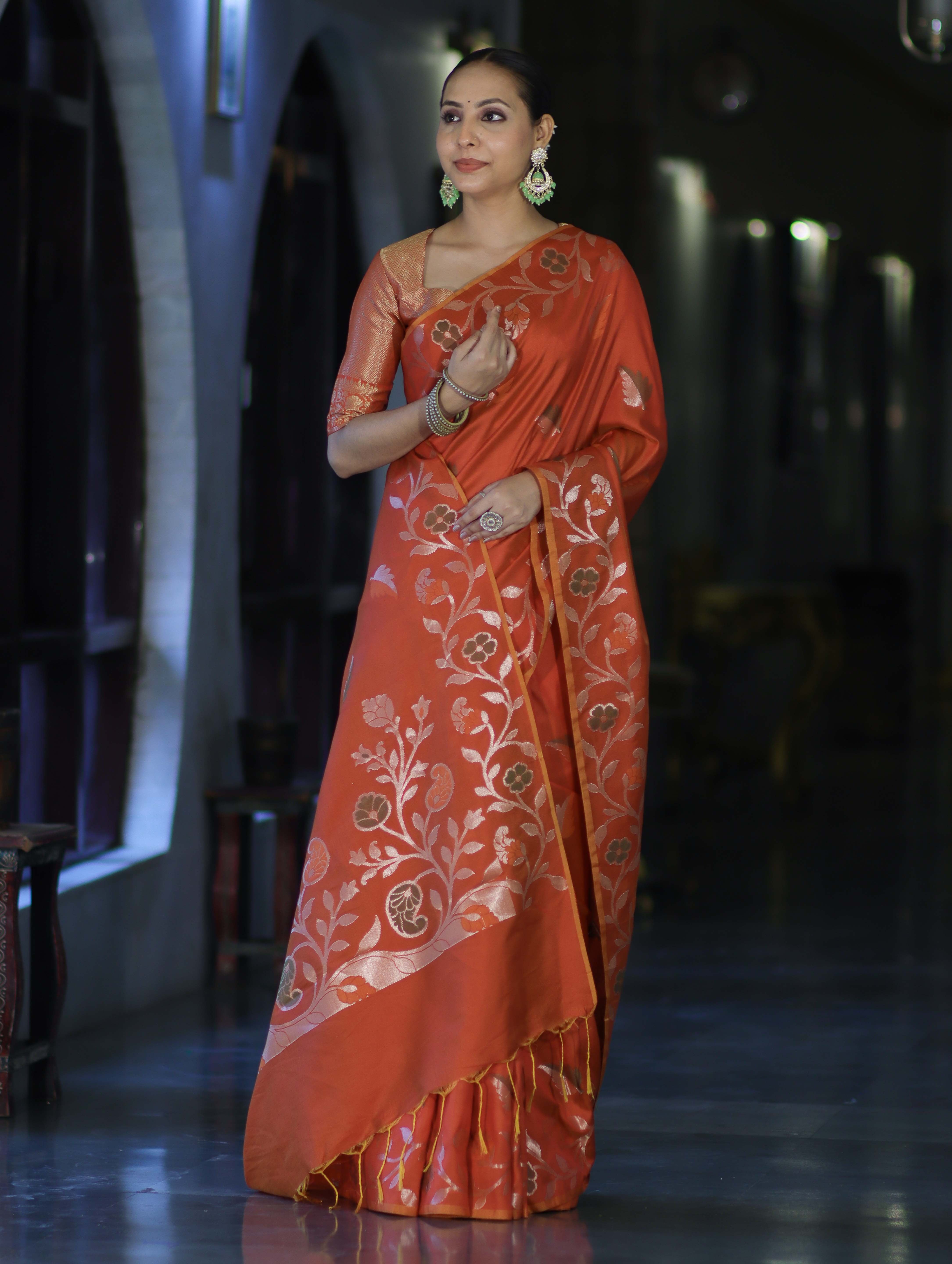 Banarasee Handloom Semi Silk Saree With Leaf Pattern & Floral Zari Border-Orange (Dual Tone)