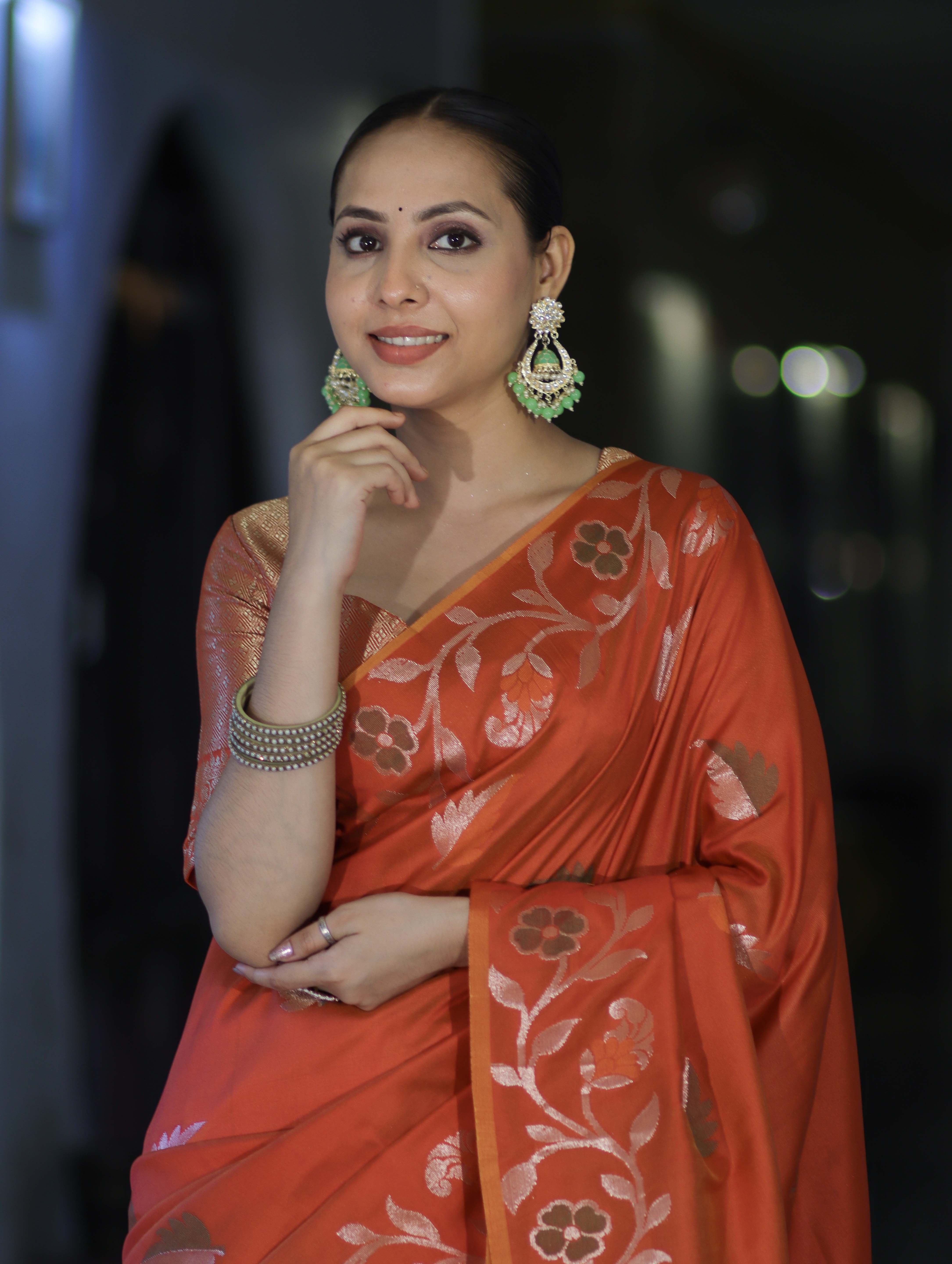 Banarasee Handloom Semi Silk Saree With Leaf Pattern & Floral Zari Border-Orange (Dual Tone)