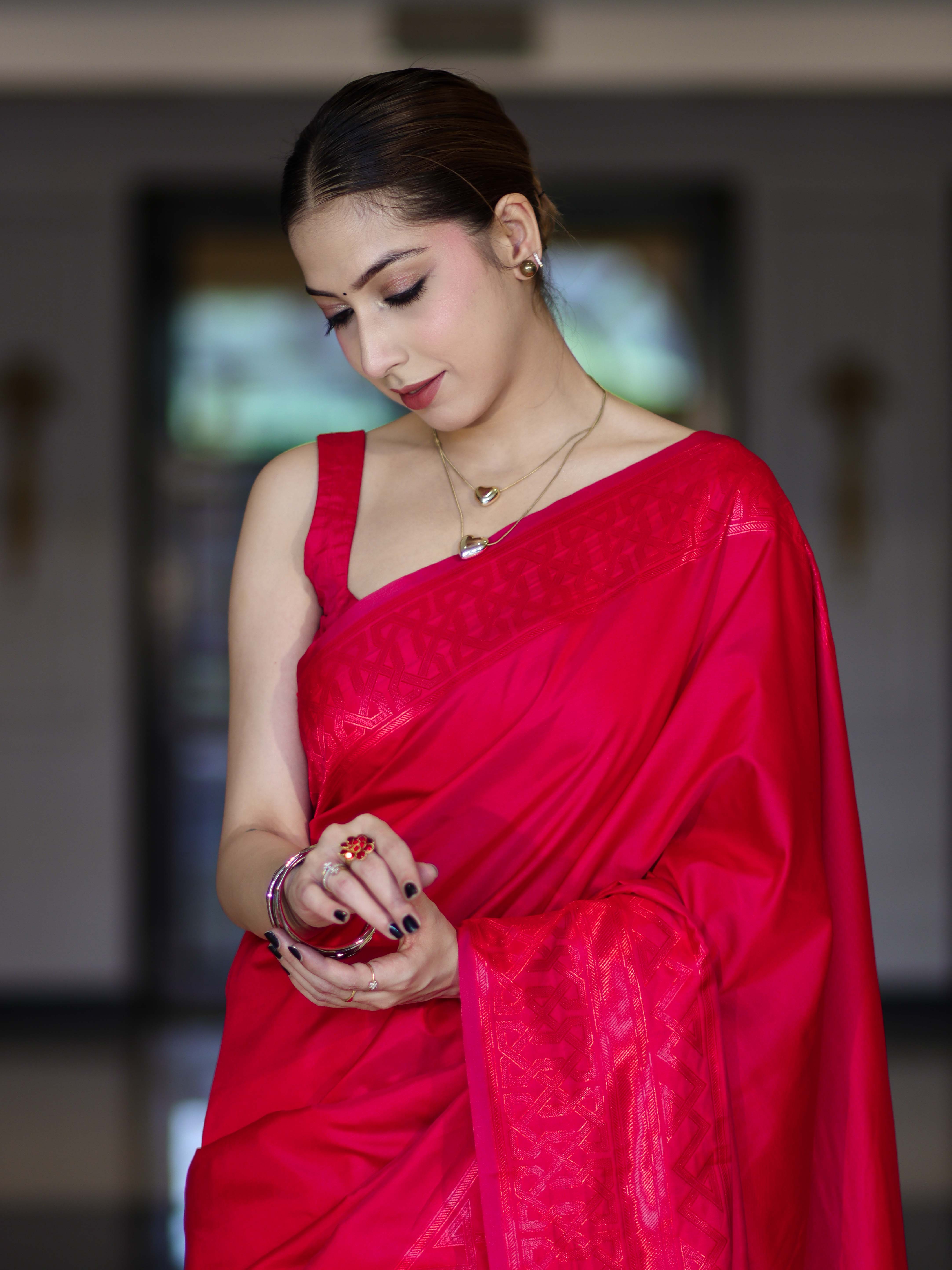 Banarasee Dual Tone Semi Katan Saree With Self Weaving Resham Border-Pink (Red Tone)