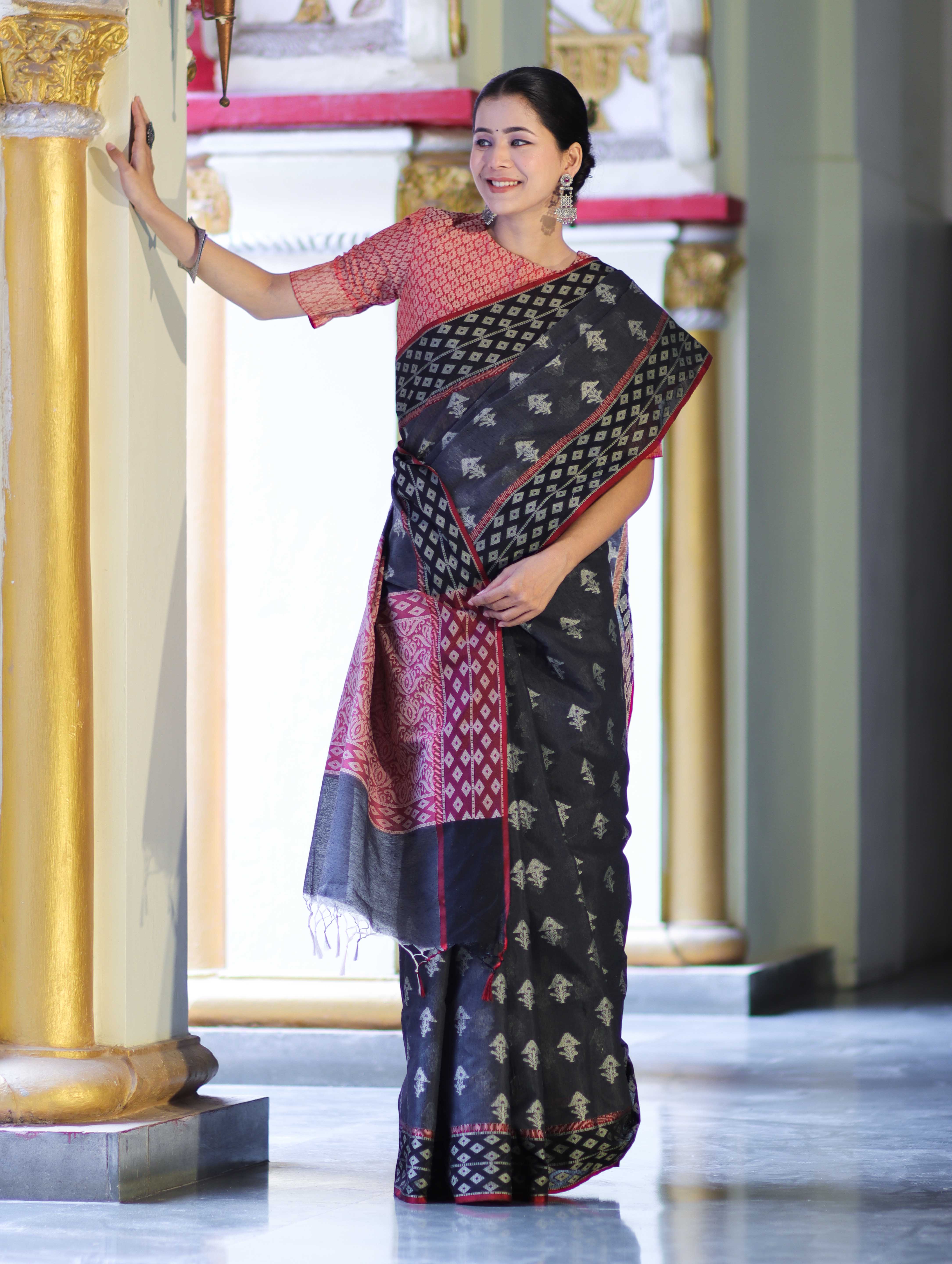 Banarasee Handloom Cotton Silk Saree With Resham Work & Contrast Border-Grey & Black
