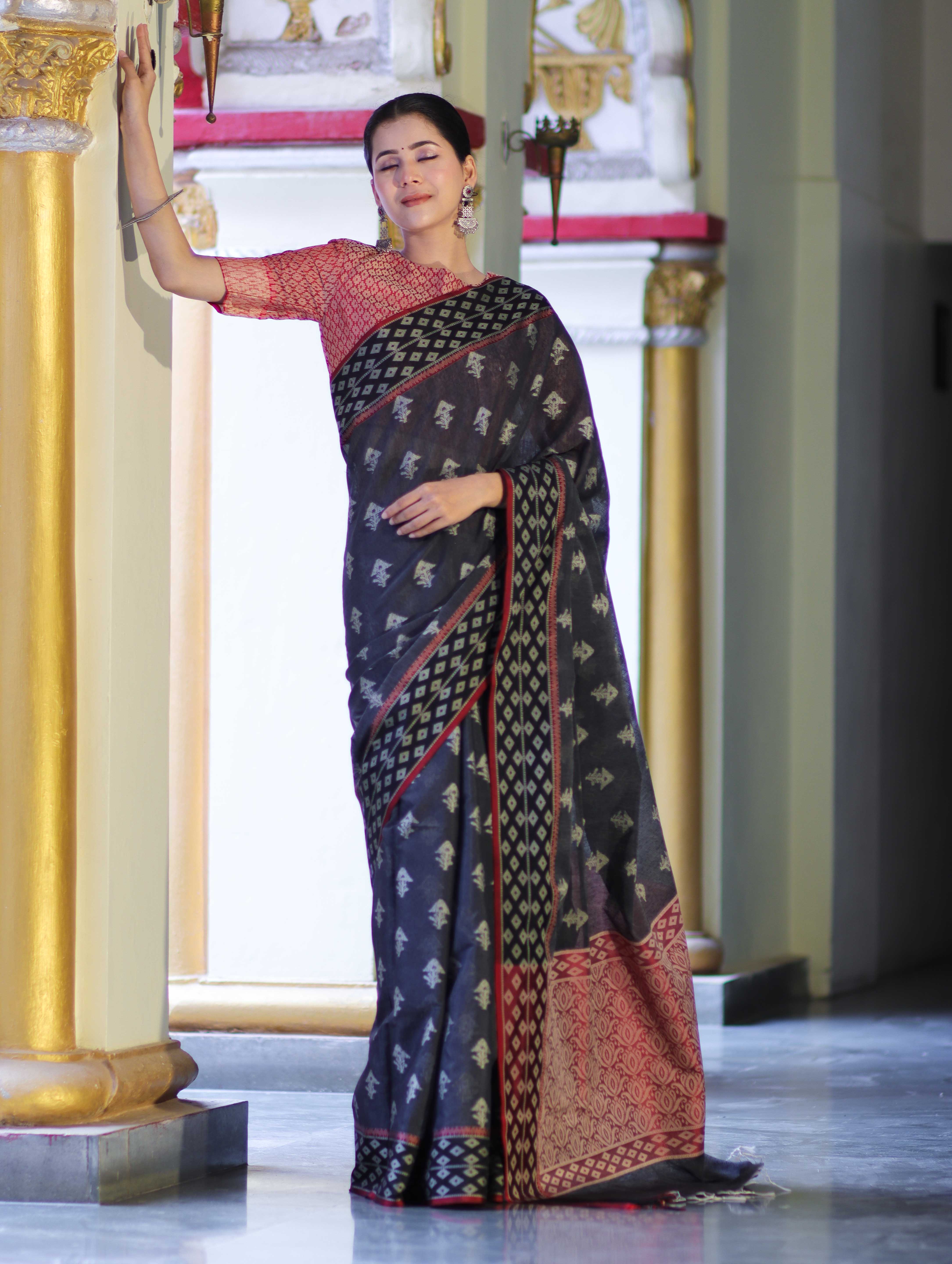 Banarasee Handloom Cotton Silk Saree With Resham Work & Contrast Border-Grey & Black