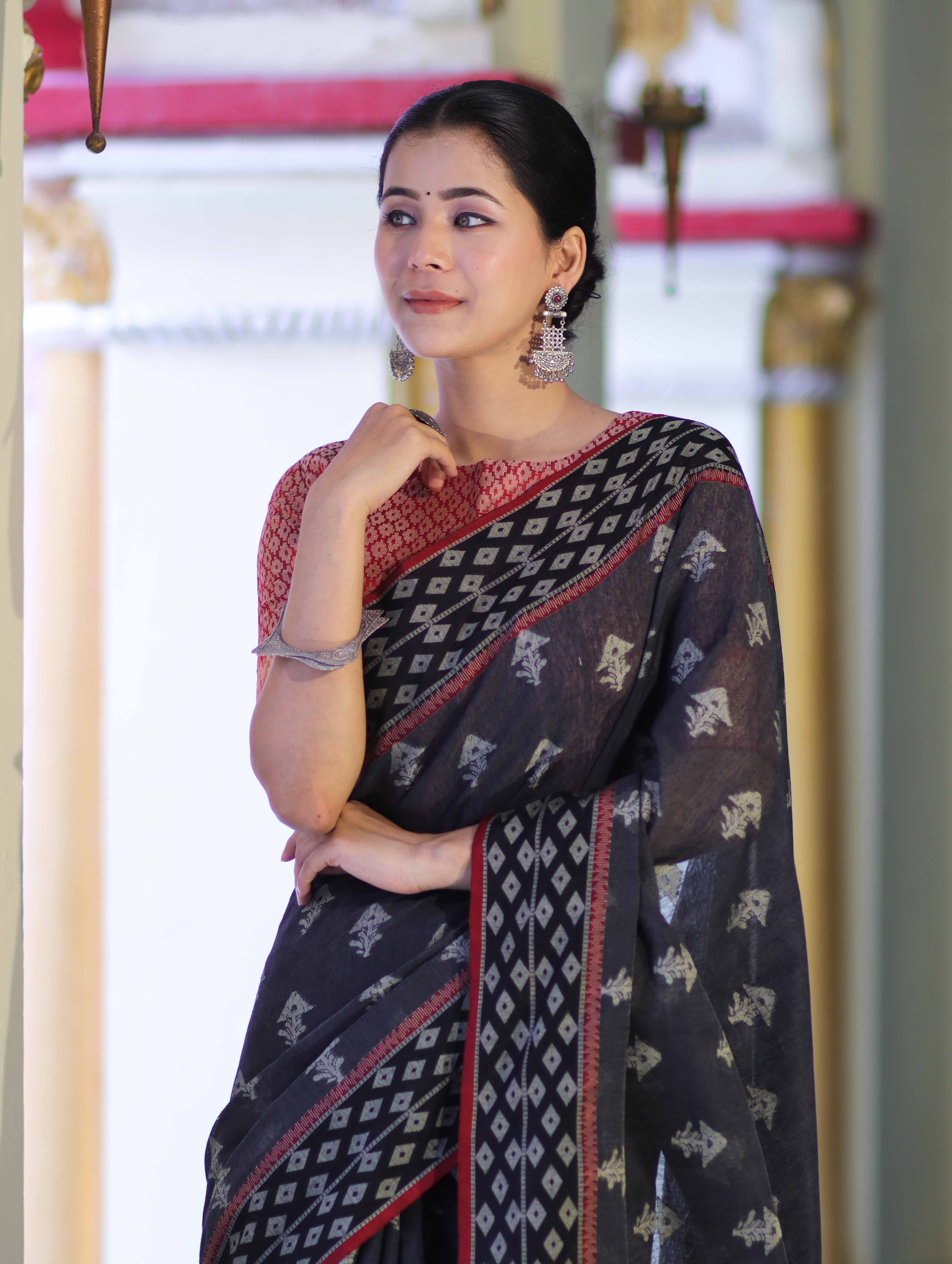 Banarasee Handloom Cotton Silk Saree With Resham Work & Contrast Border-Grey & Black