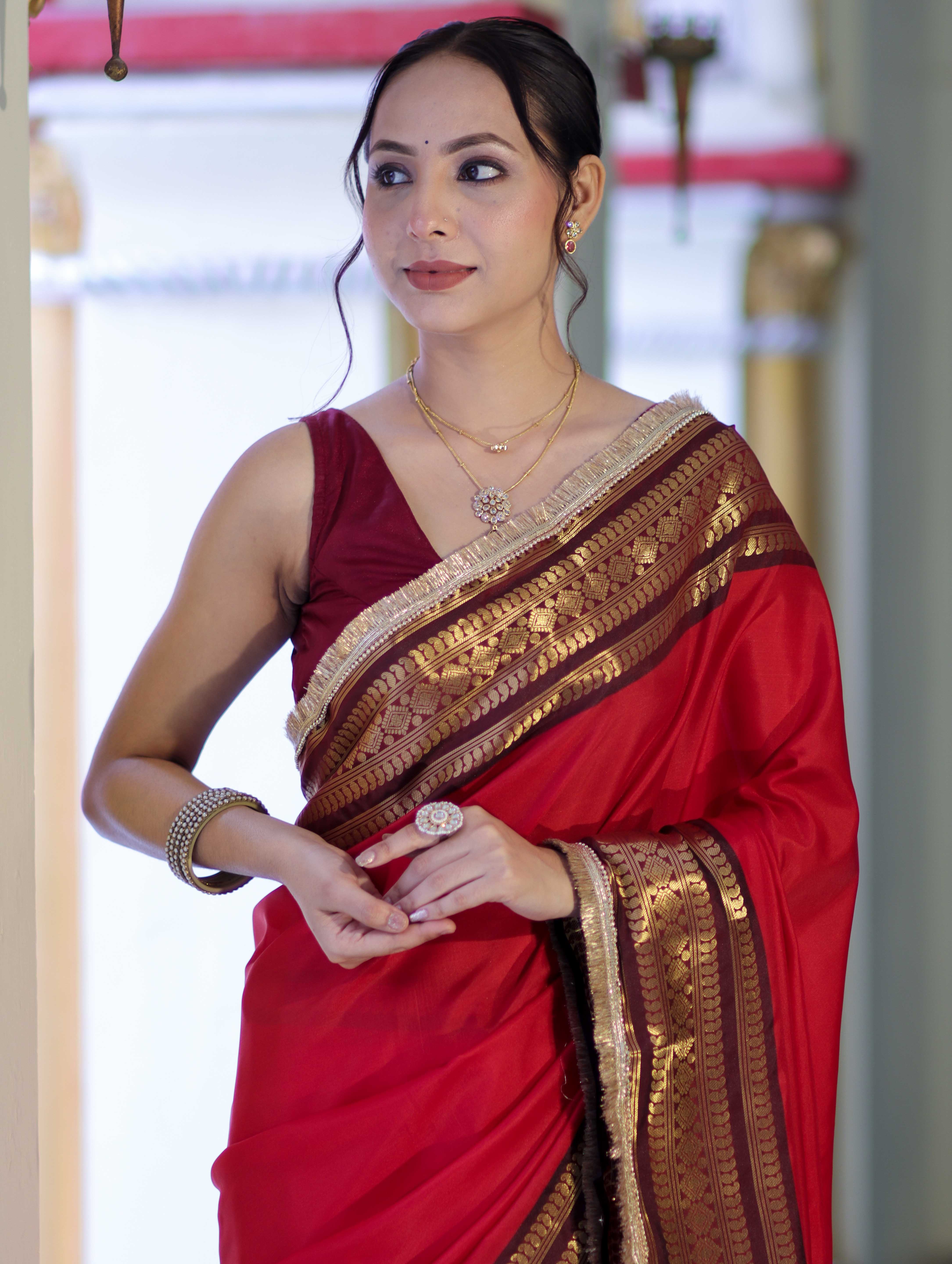Banarasee Handloom Semi Silk Plain Saree With Contrast Border & Lace-Red