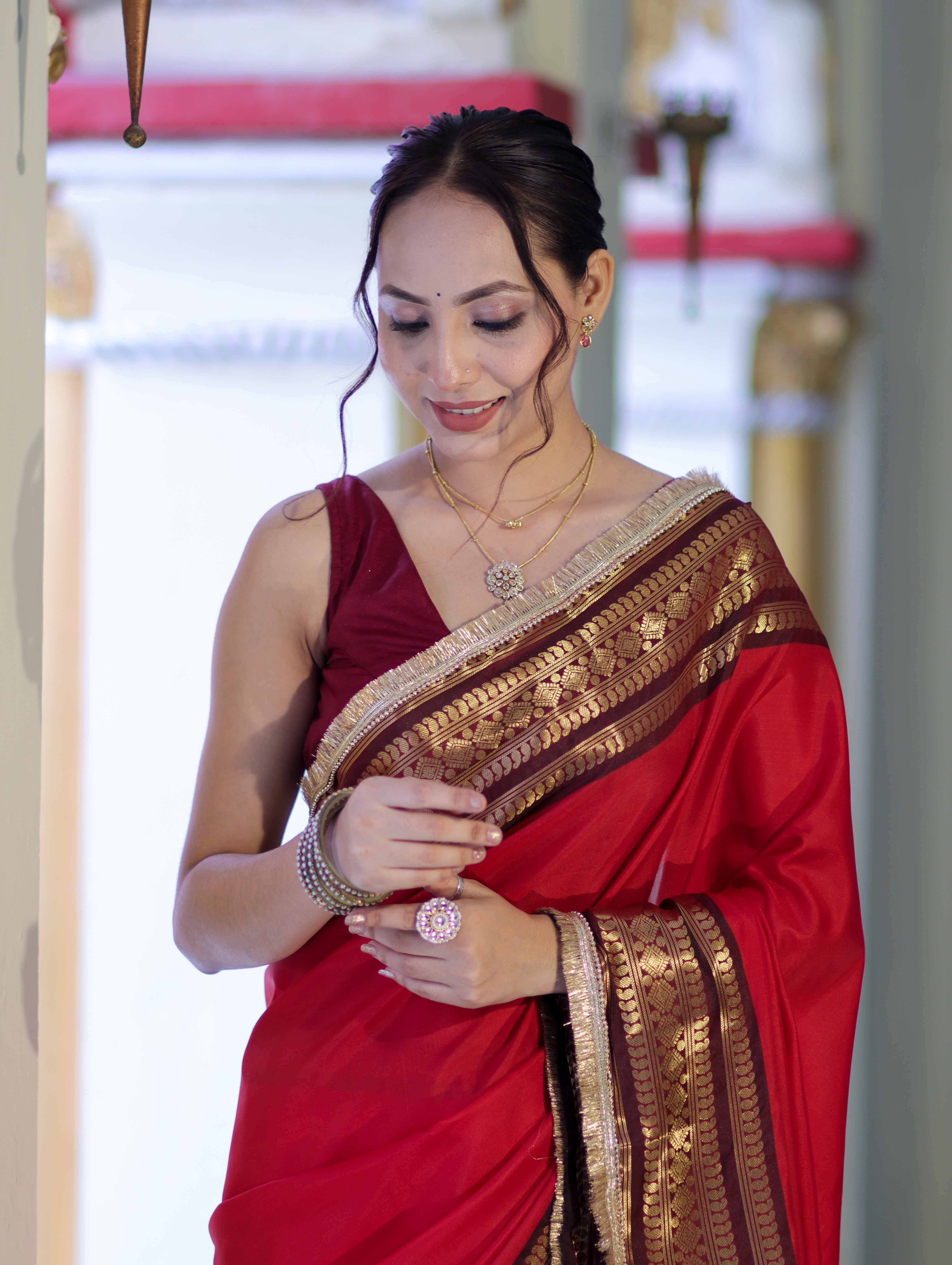 Banarasee Handloom Semi Silk Plain Saree With Contrast Border & Lace-Red