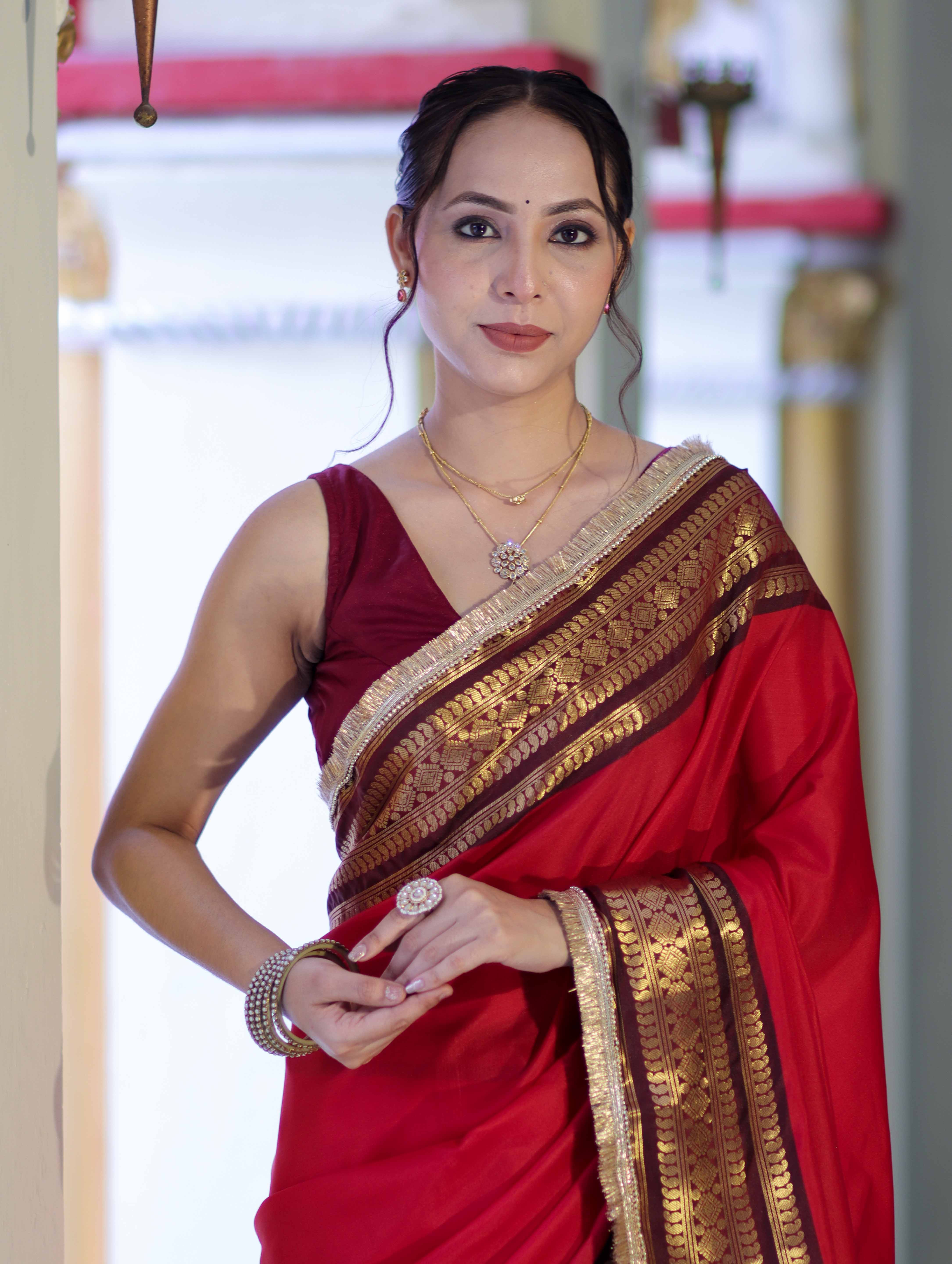 Banarasee Handloom Semi Silk Plain Saree With Contrast Border & Lace-Red