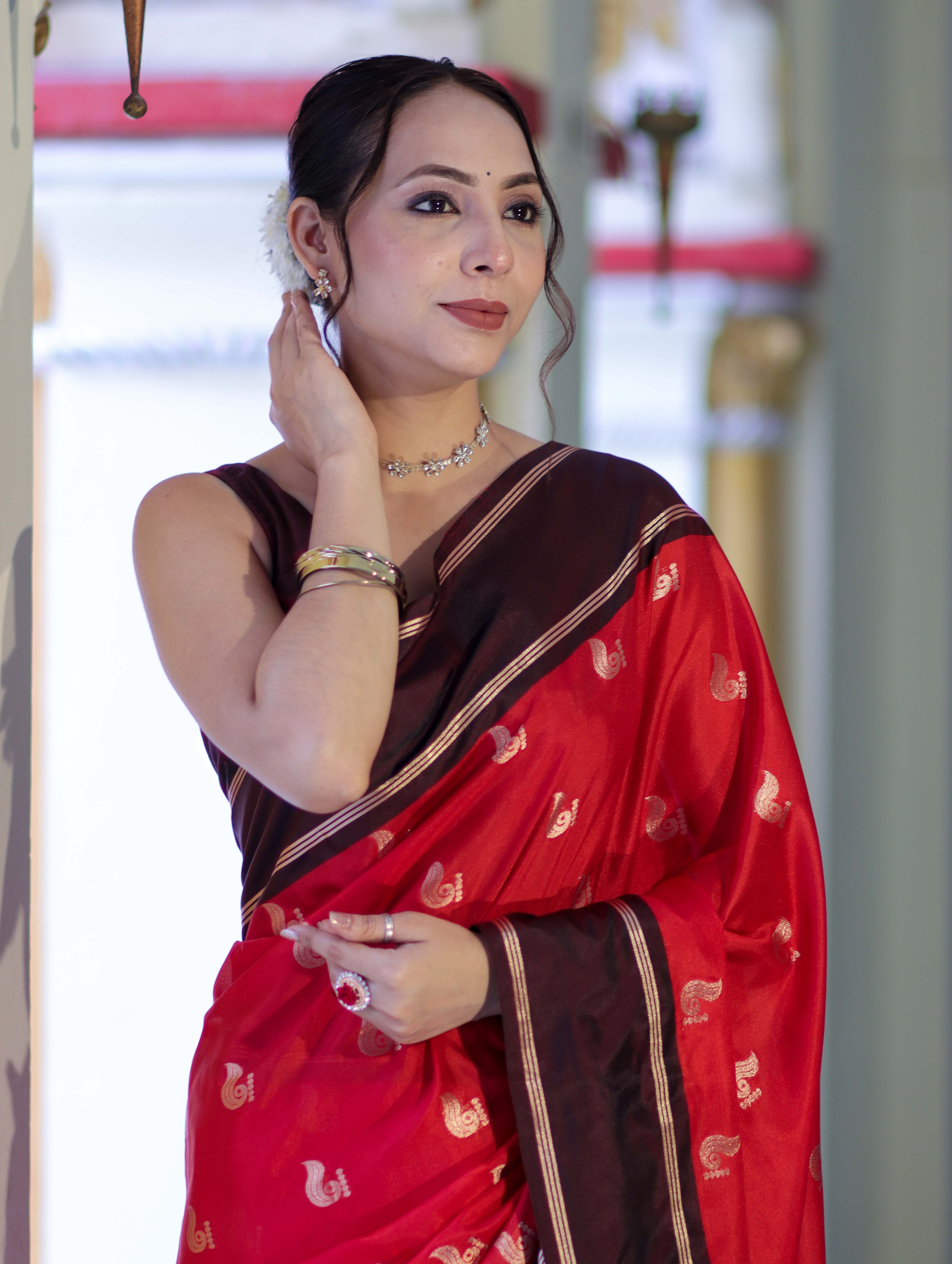 Banarasee Handloom Semi Silk Saree With Buti Design & Contrast Border-Red & Brown
