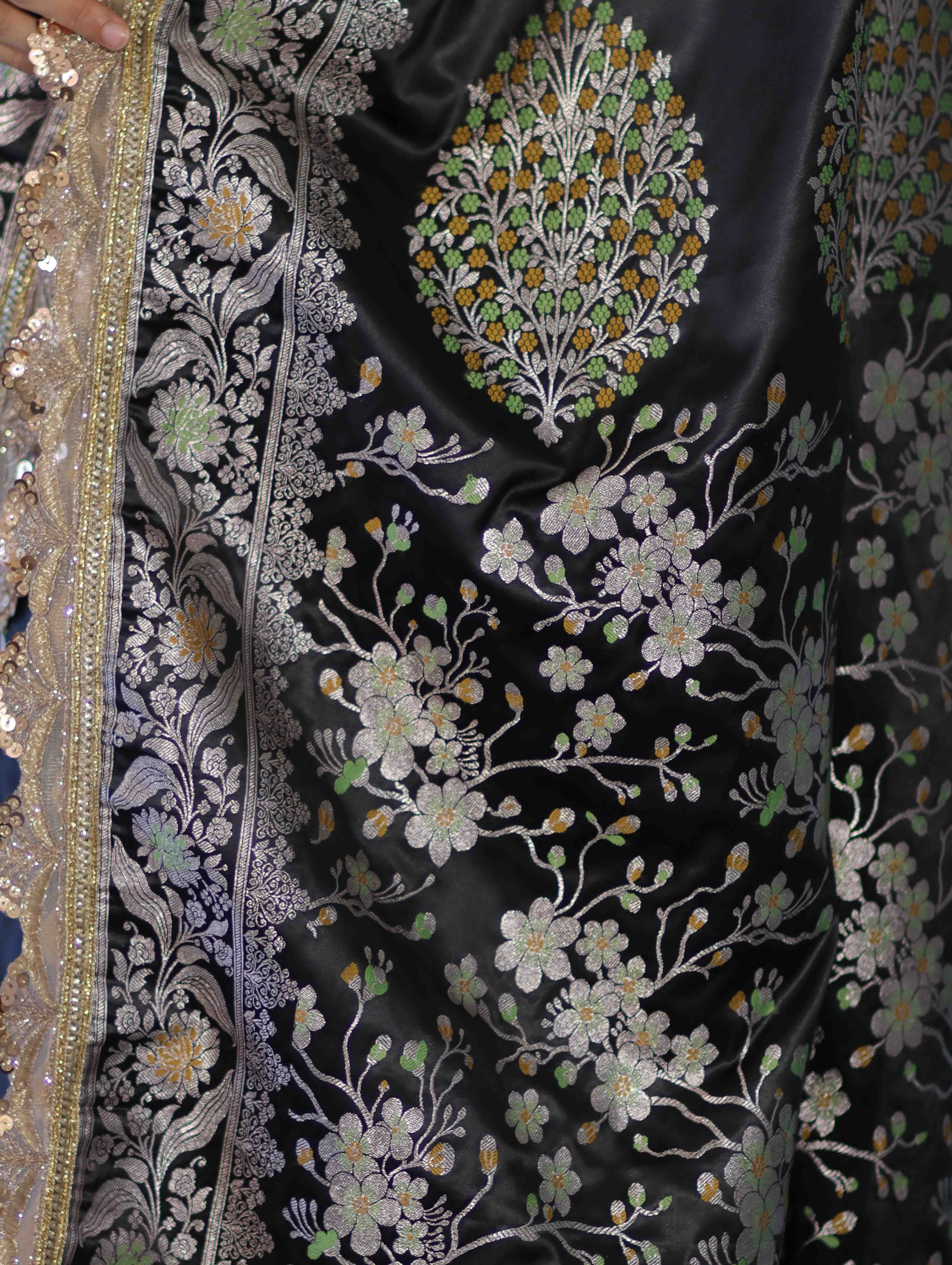 Banarasee Handloom Mashru Silk Saree With Sona Rupa Zari Work Border & Lace-Black