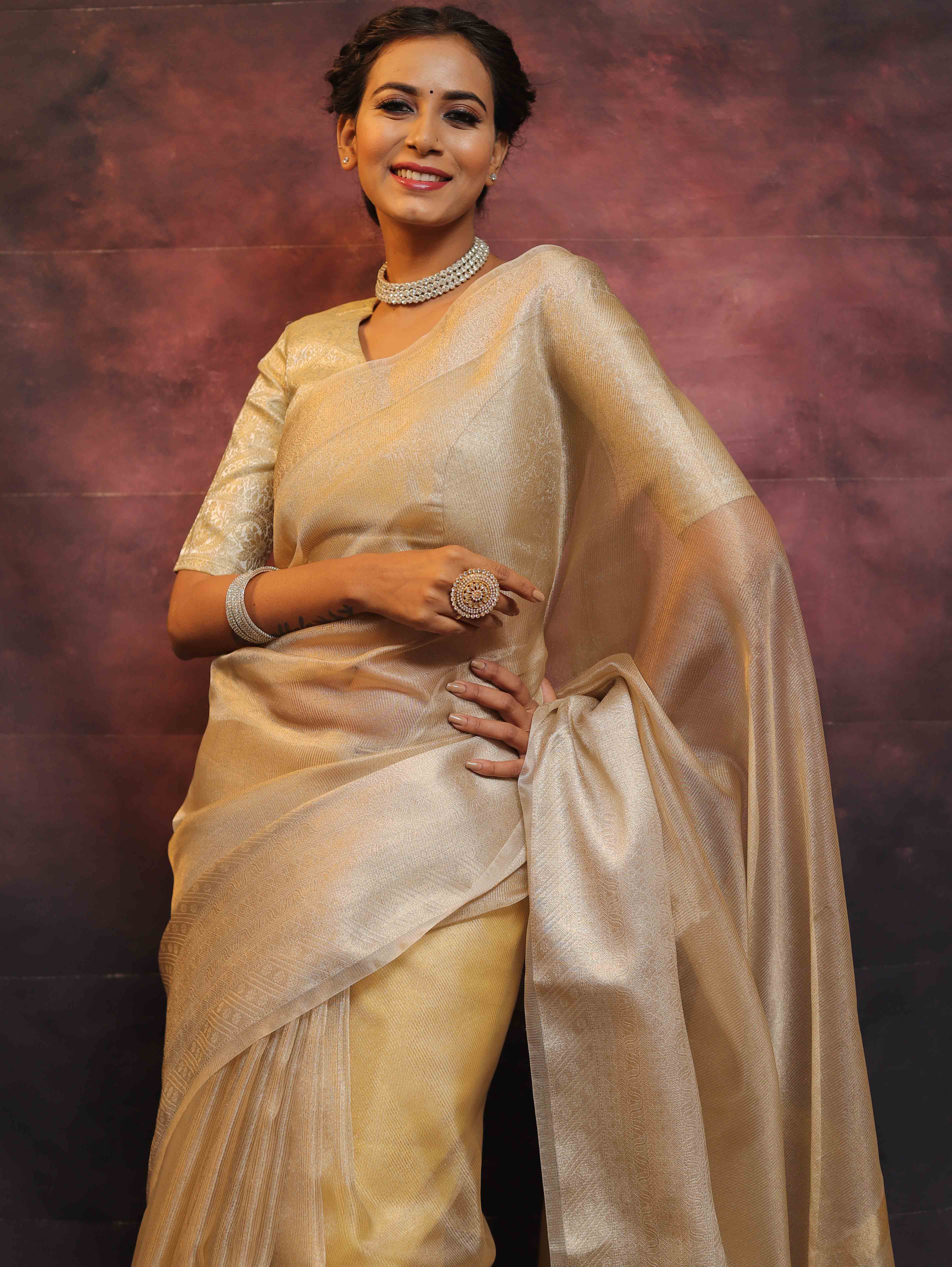 Banarasee Contrast Border Tissue Saree-Gold