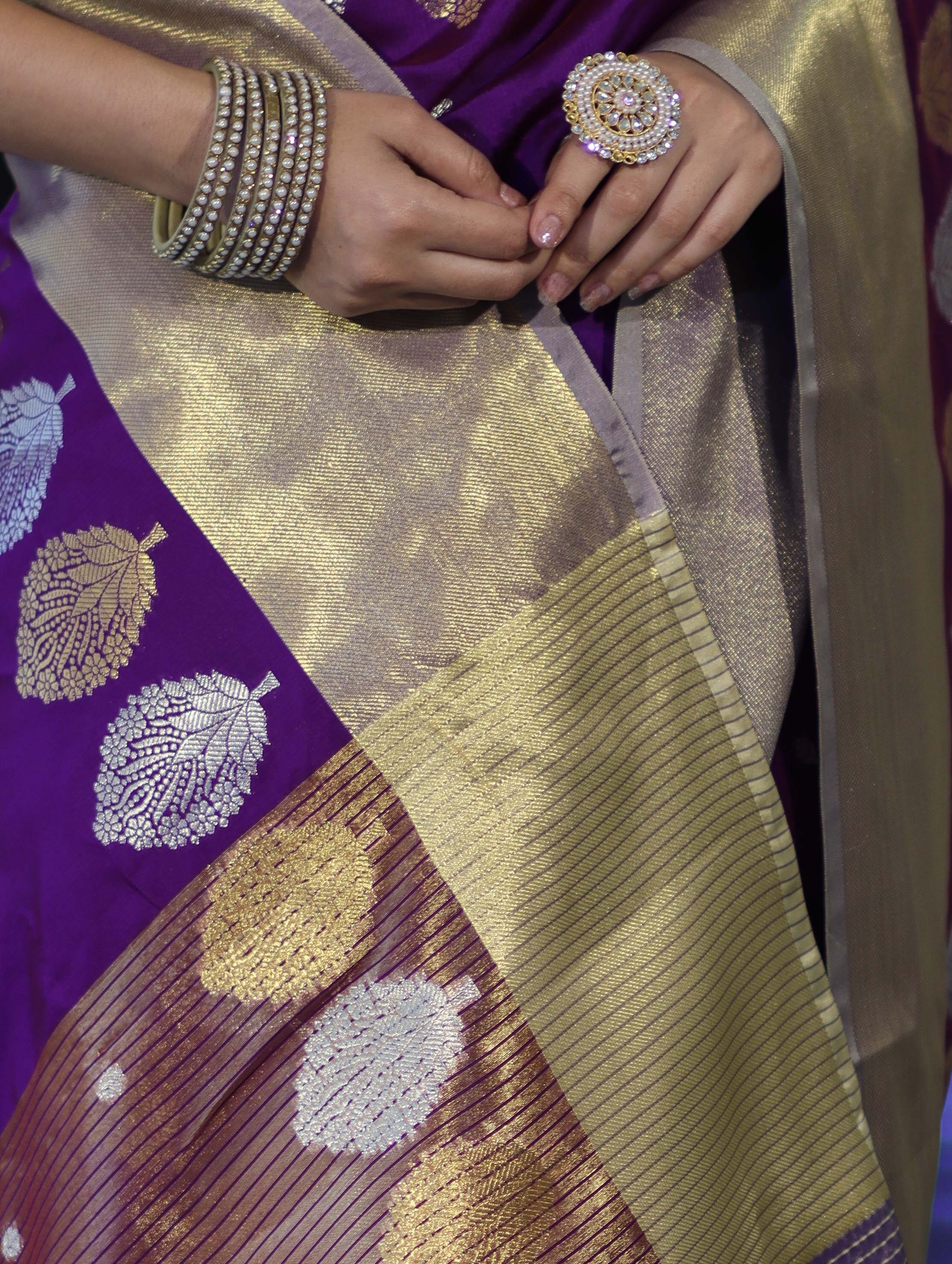 Banarasee Handloom Semi Silk Saree With Sona Rupa Zari Buti Design & Contrast Border-Violet