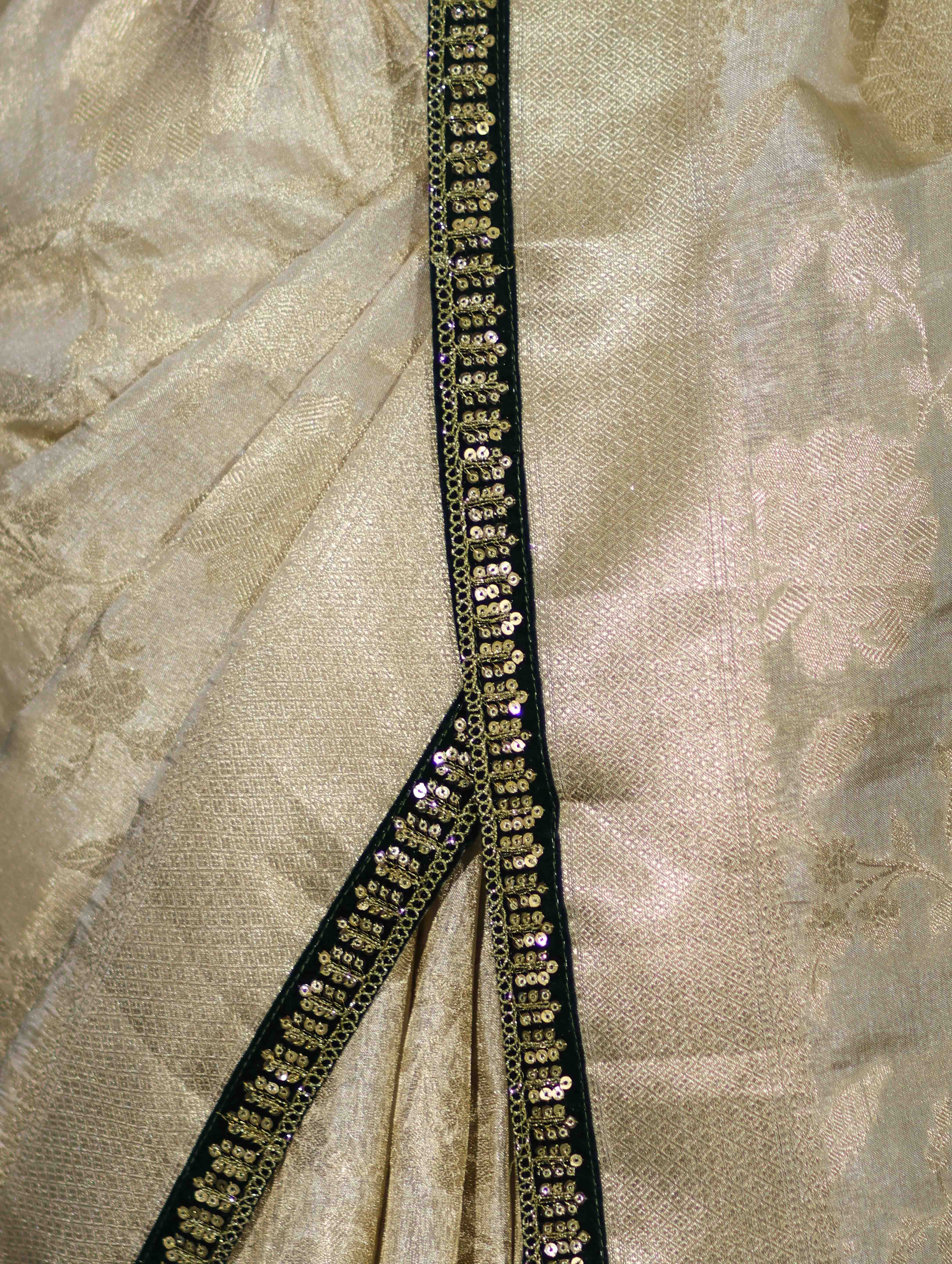Banarasee Handloom Tissue Saree With Zari Woven Design & Contrast Lace Border-Off White