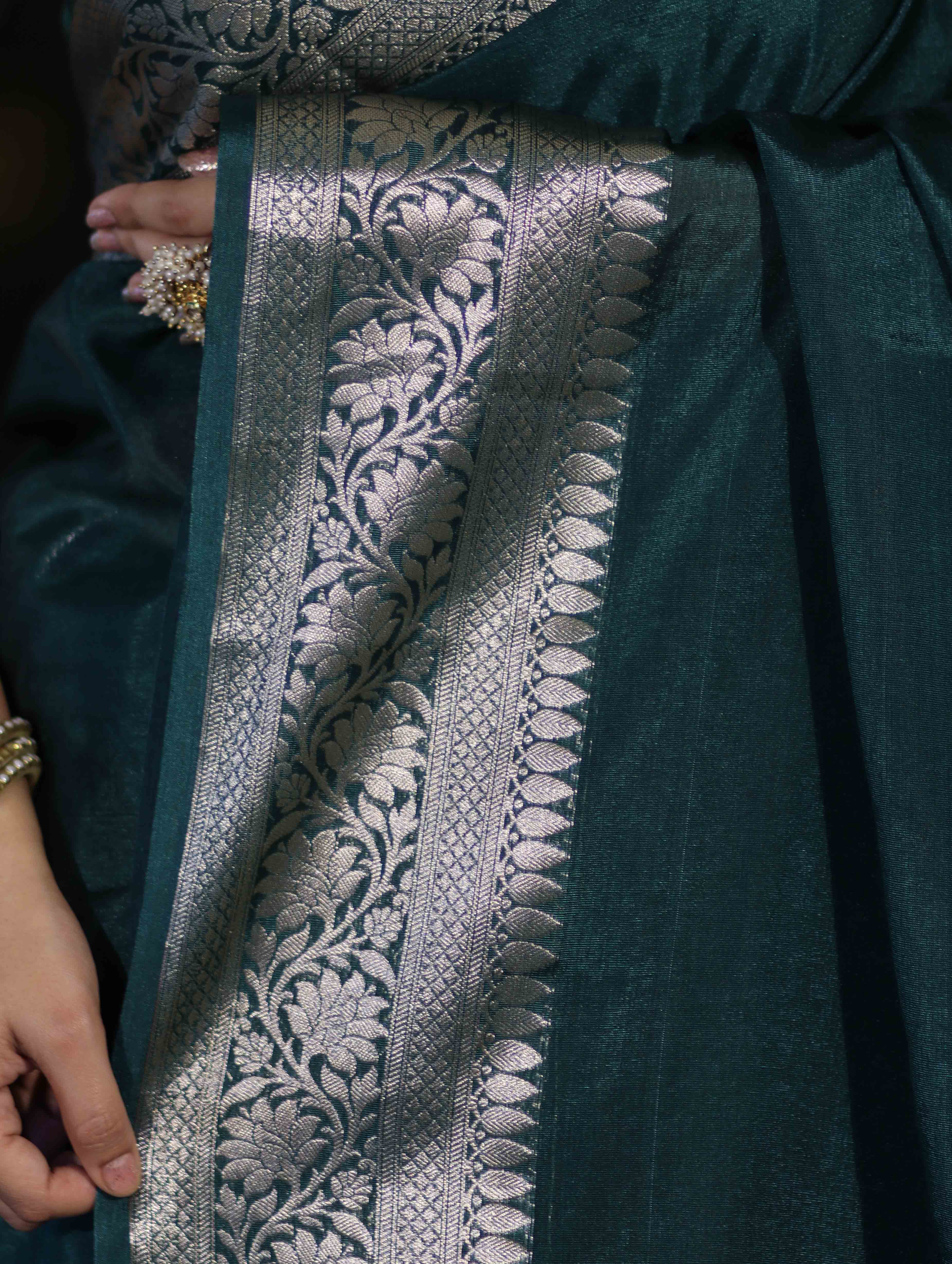 Banarasee Handwoven Plain Semi Silk Saree With Zari Border-Deep Green