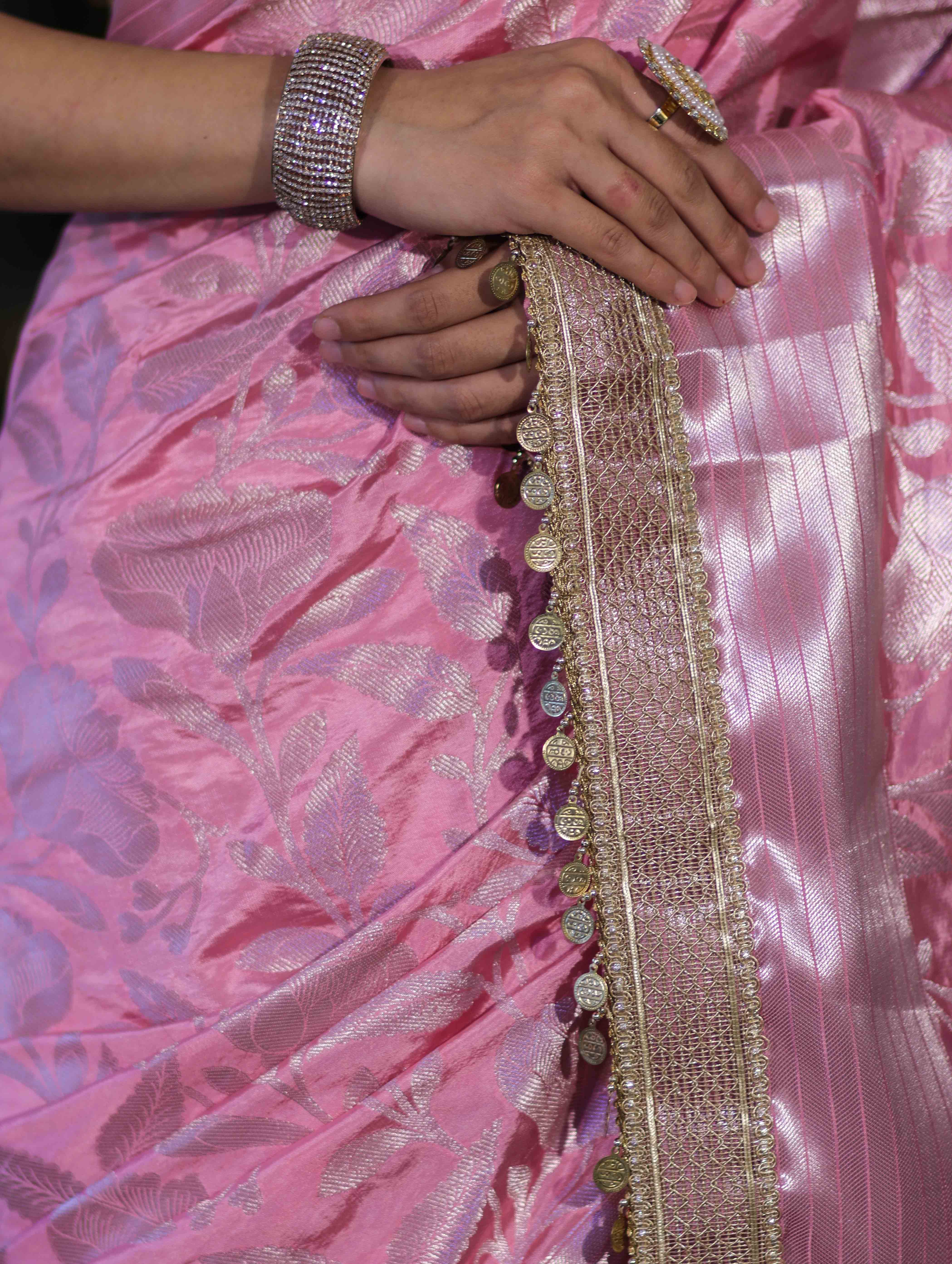 Banarasee Handloom Semi Silk Saree With Silver Zari Work Border & Lace-Light Pink