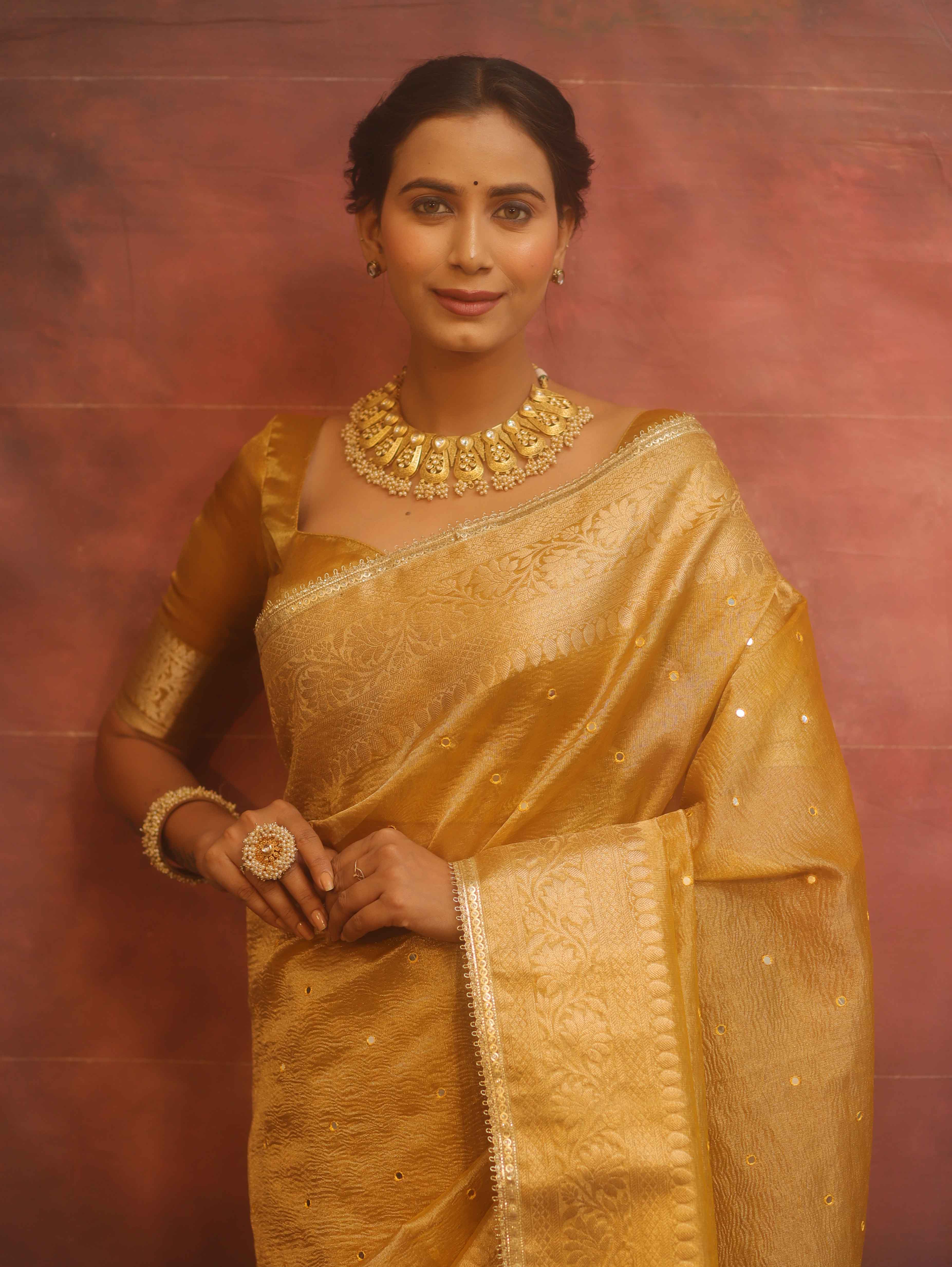 Banarasee Handwoven Mirror Work Crushed Tissue Saree With Border & Lace-Gold