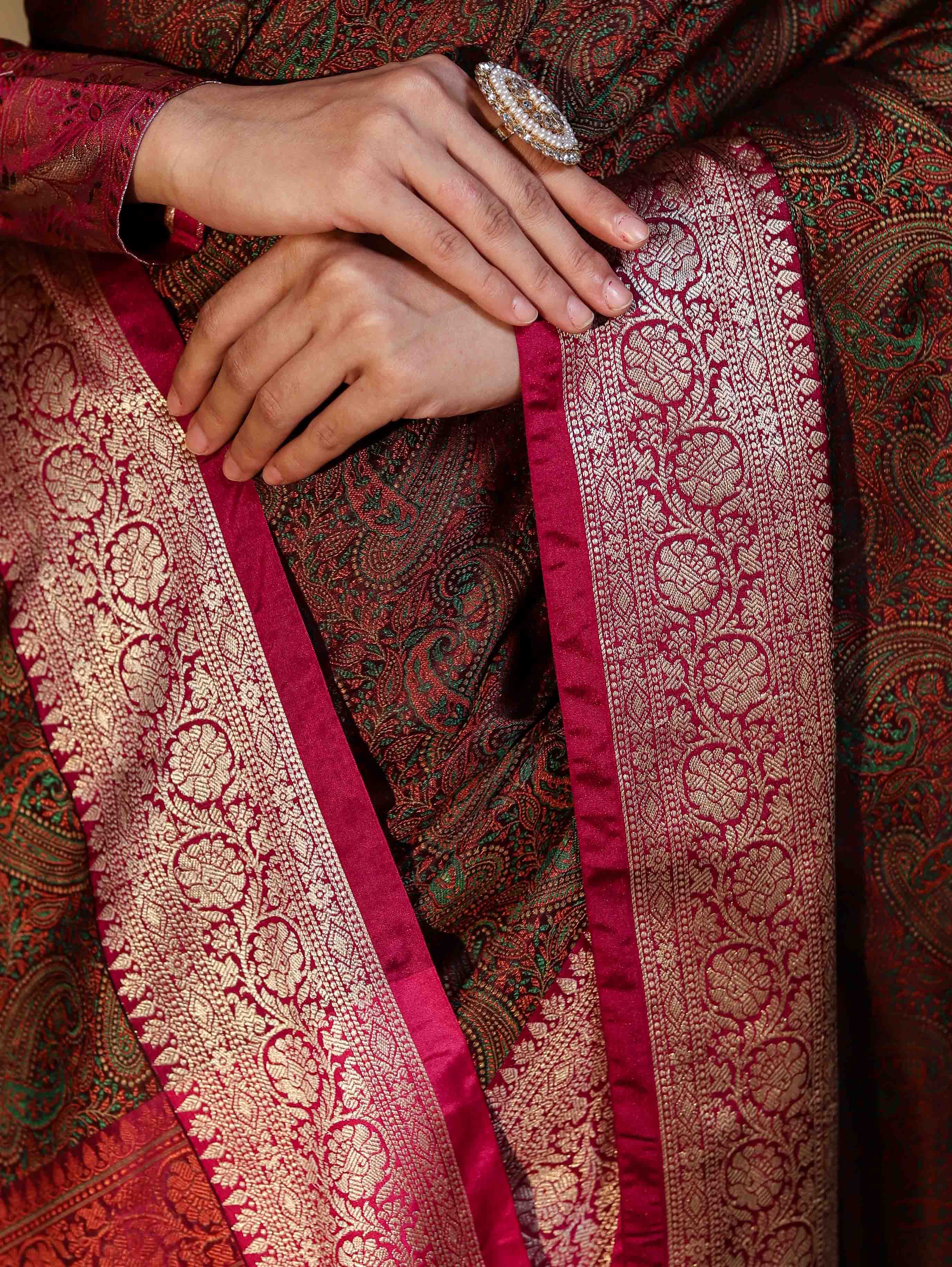 Banarasee Jamewar Tanchoi Soft Silk Saree with Contrast Border-Brown & Magenta