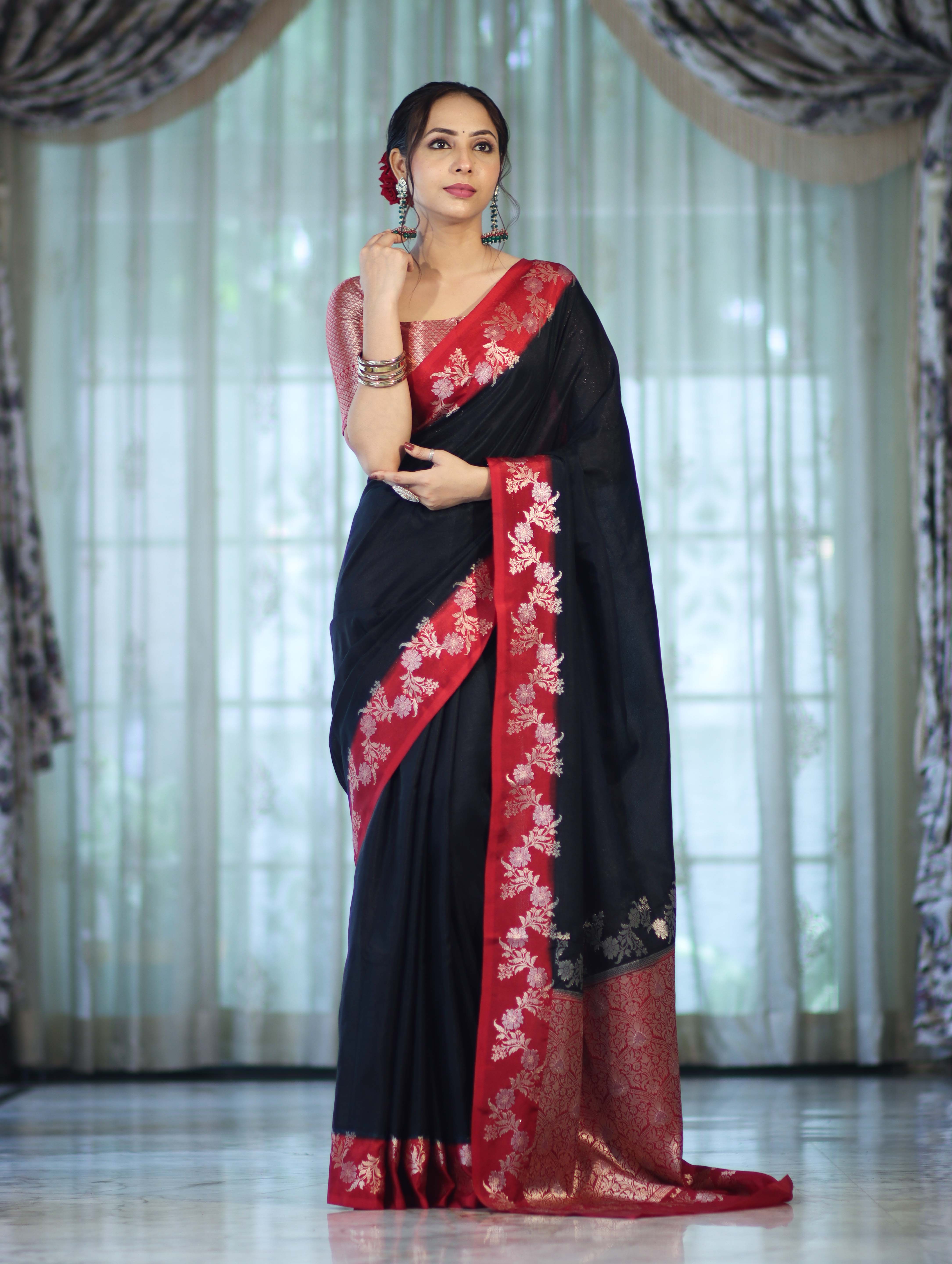 Banarasee Handloom Plain Semi Silk Saree With Contrast Floral Border-Black