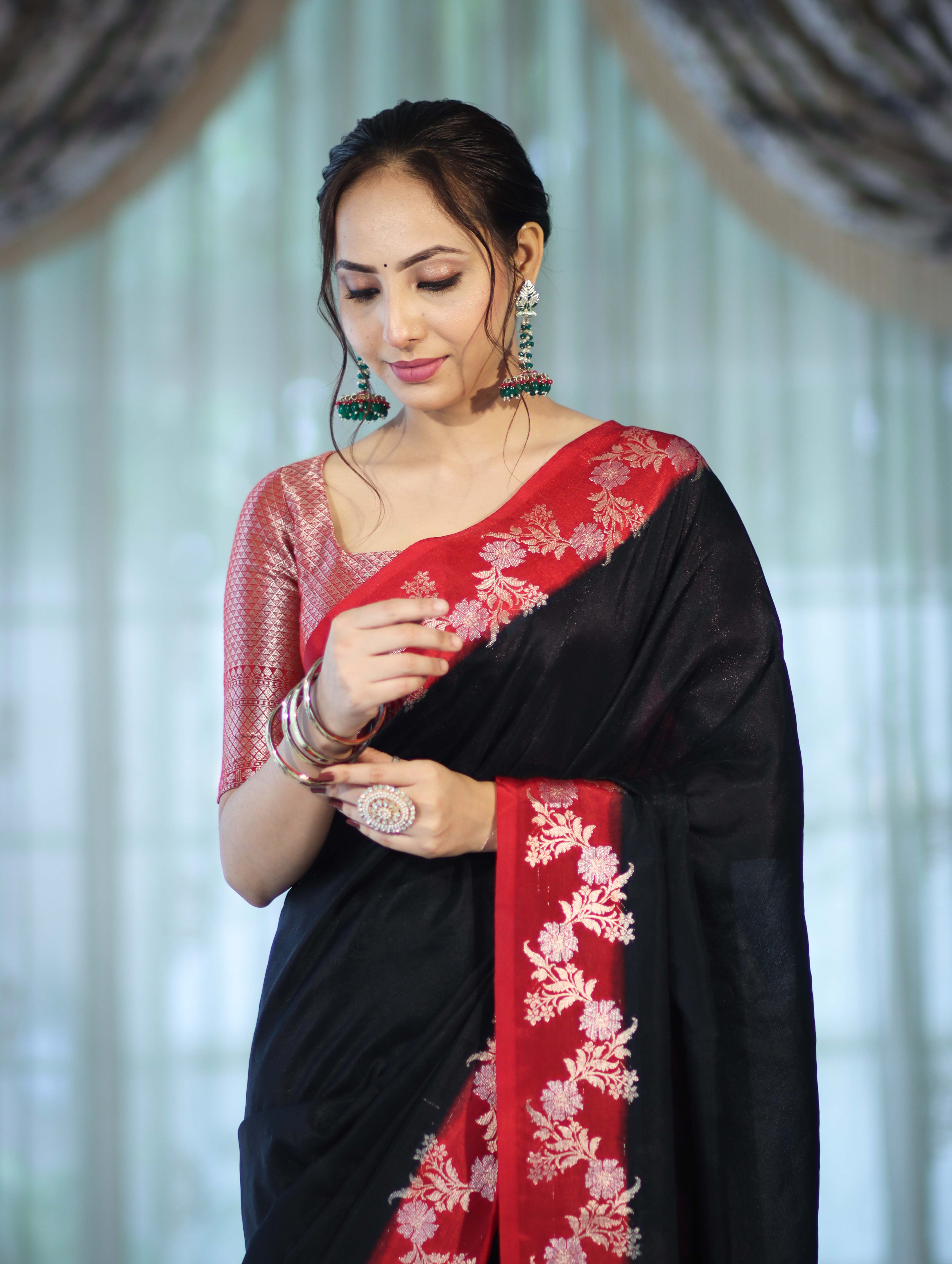 Banarasee Handloom Plain Semi Silk Saree With Contrast Floral Border-Black