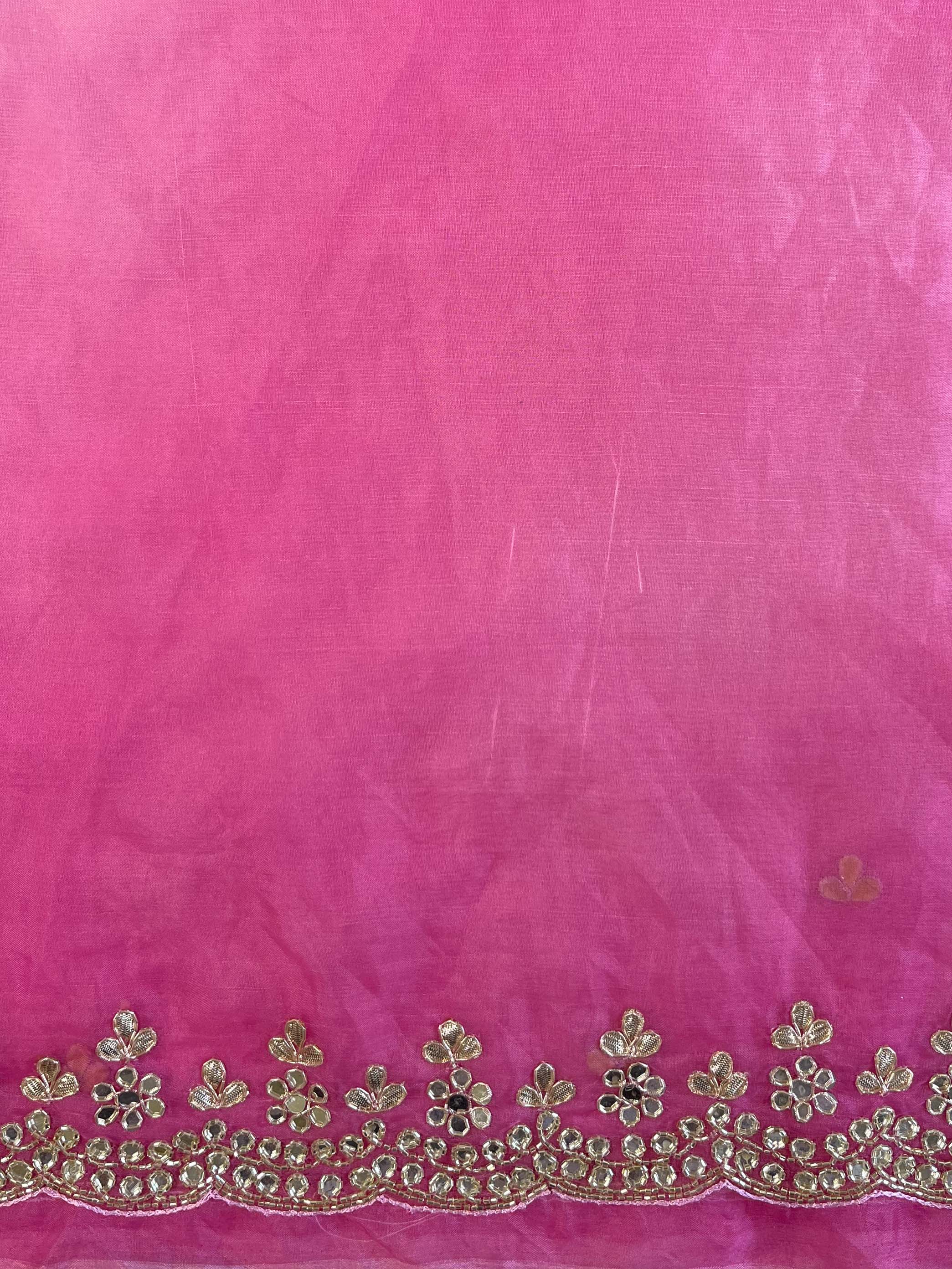 Banarasee Organza Silk Scallop Border Saree & Contrast Blouse-Maroon