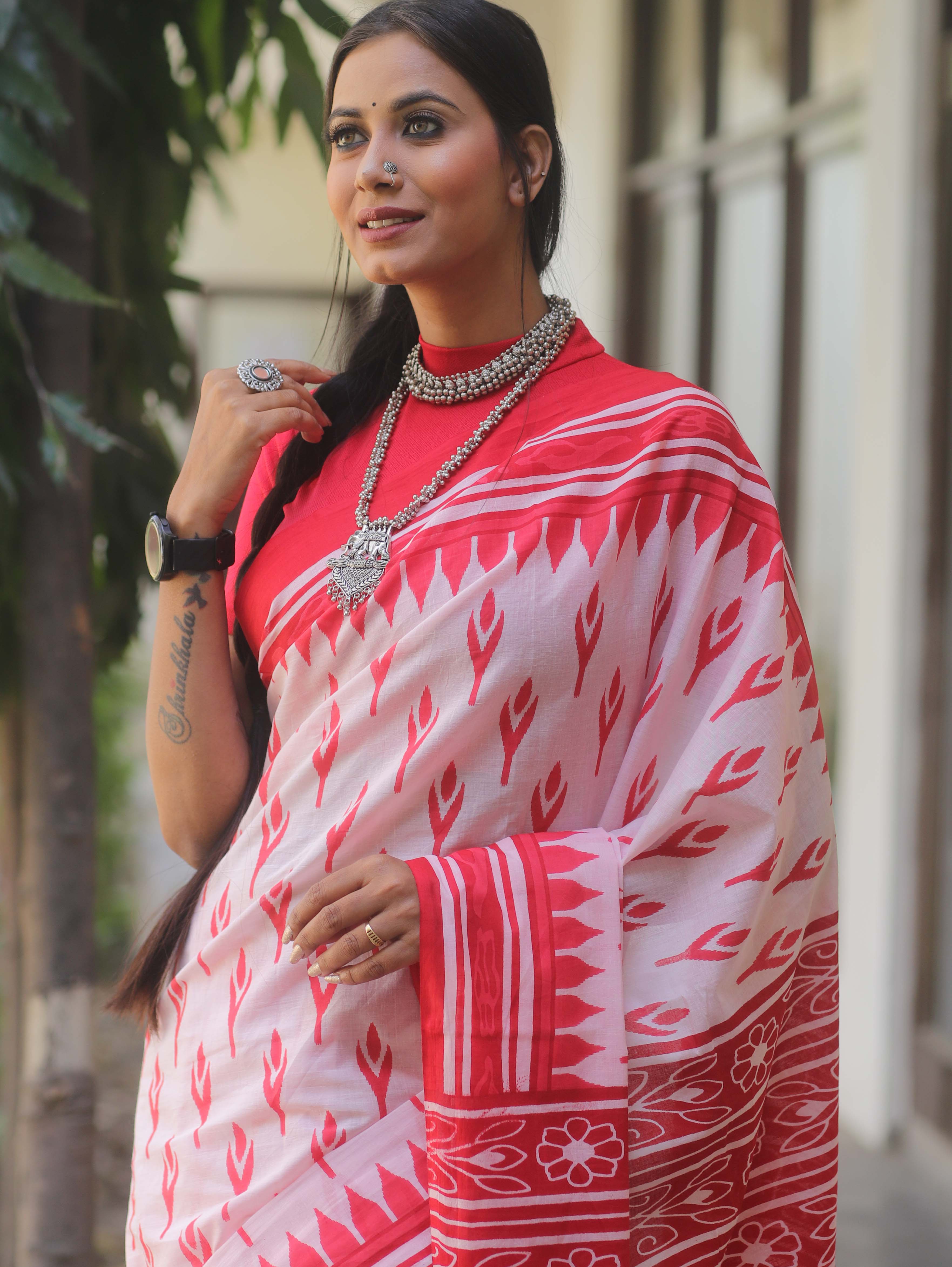 Handloom Mul Cotton Hand-Block Print Saree-White & Red