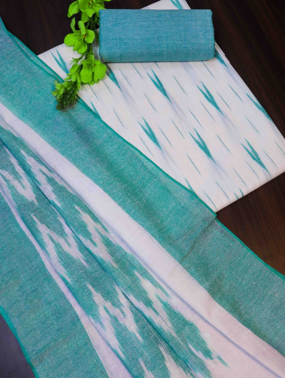 Bhagalpur Ikkat Cotton Kameez With Dupatta & Bottom-White