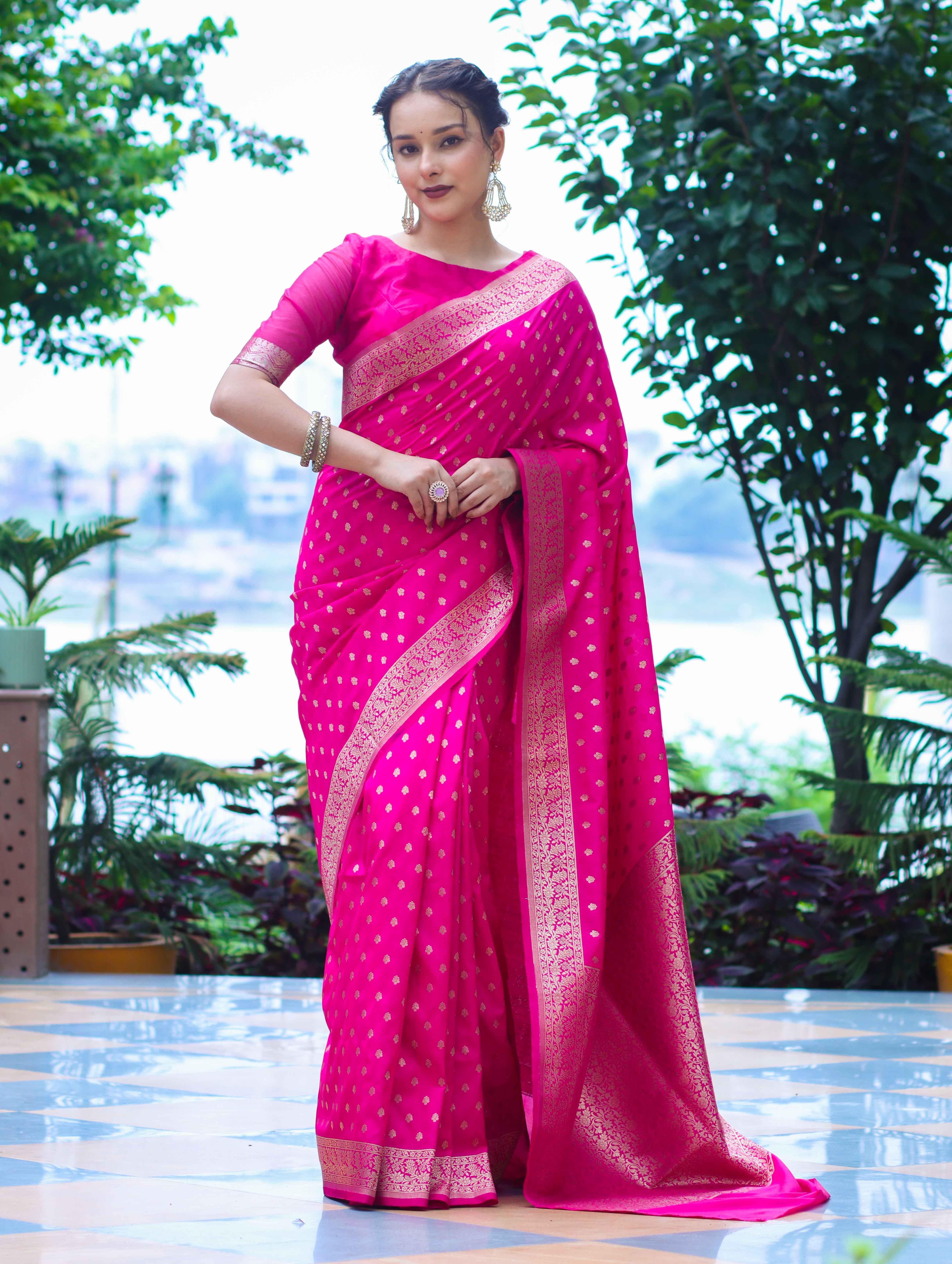 Banarasee Handloom Soft Silk Saree With Zari Buti Design & Border-Pink