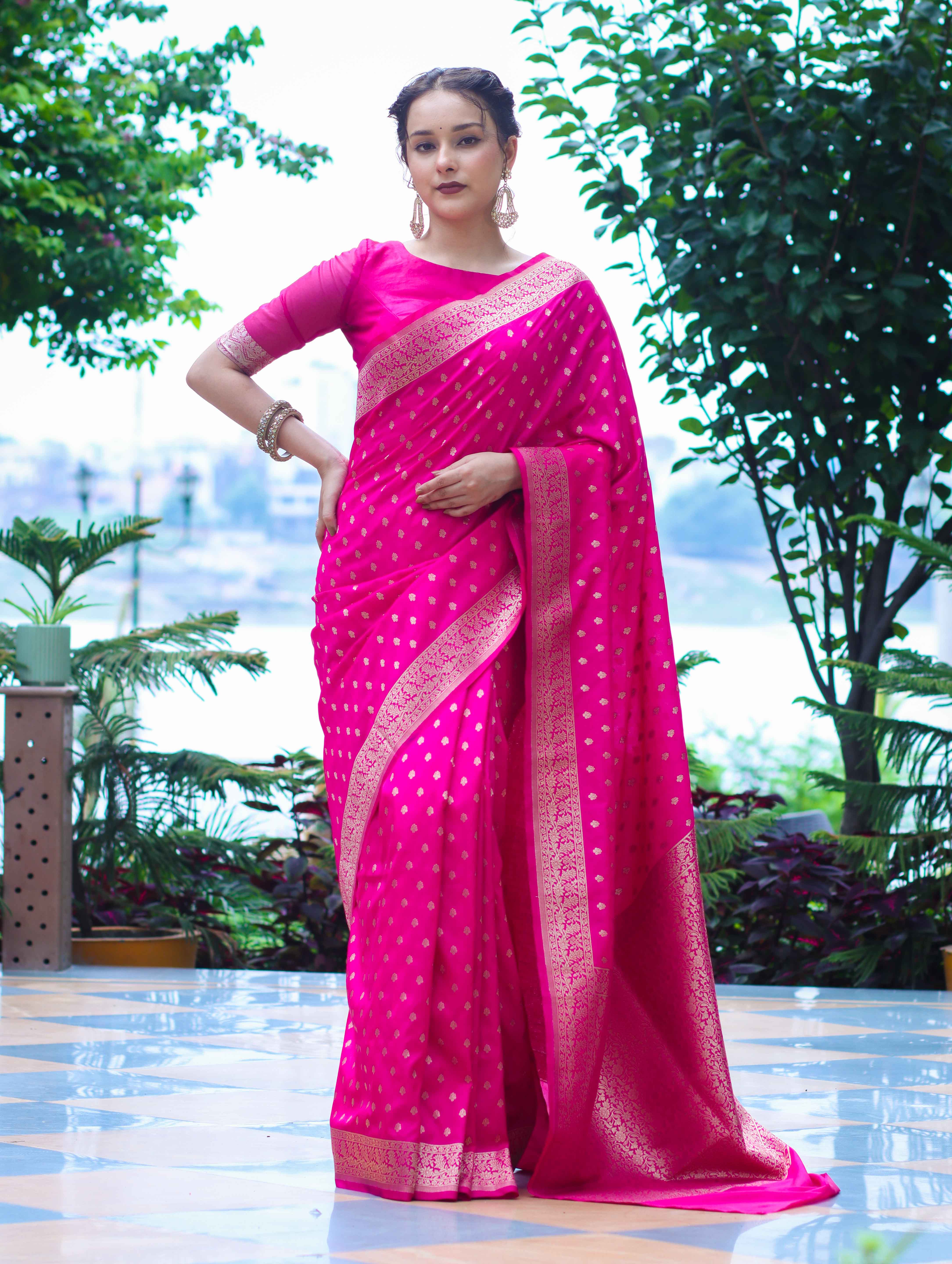 Banarasee Handloom Soft Silk Saree With Zari Buti Design & Border-Pink