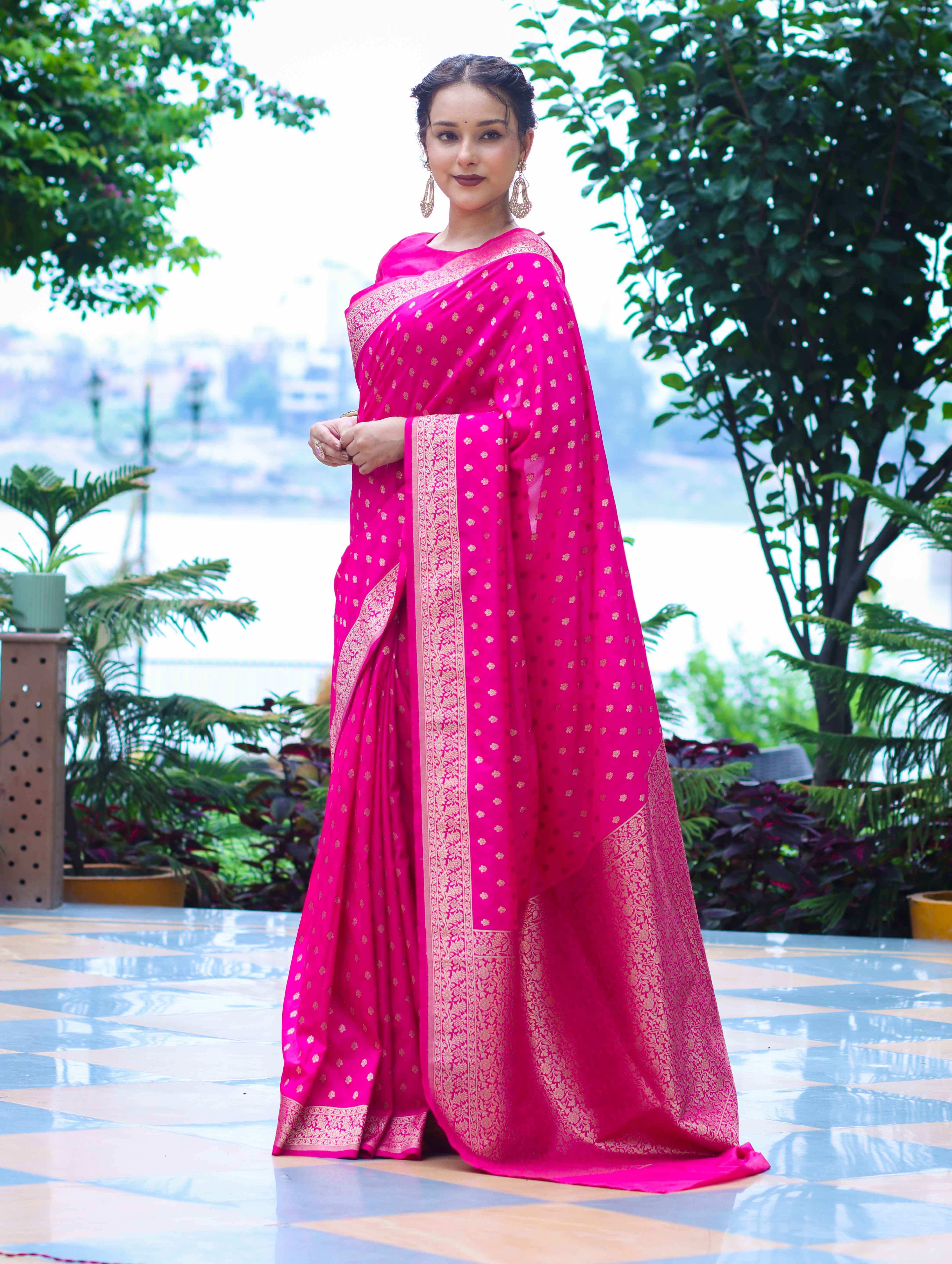 Banarasee Handloom Soft Silk Saree With Zari Buti Design & Border-Pink