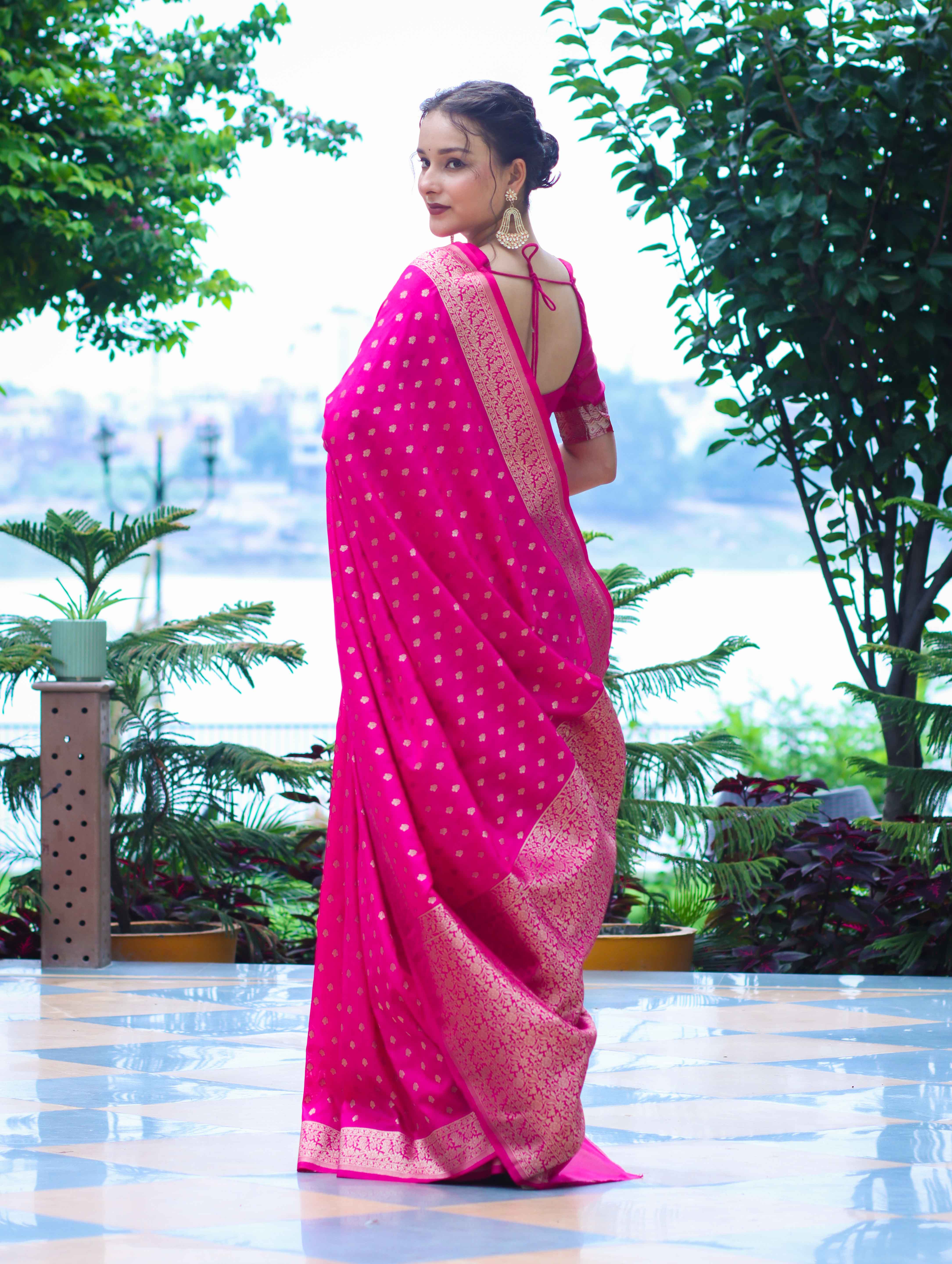 Banarasee Handloom Soft Silk Saree With Zari Buti Design & Border-Pink