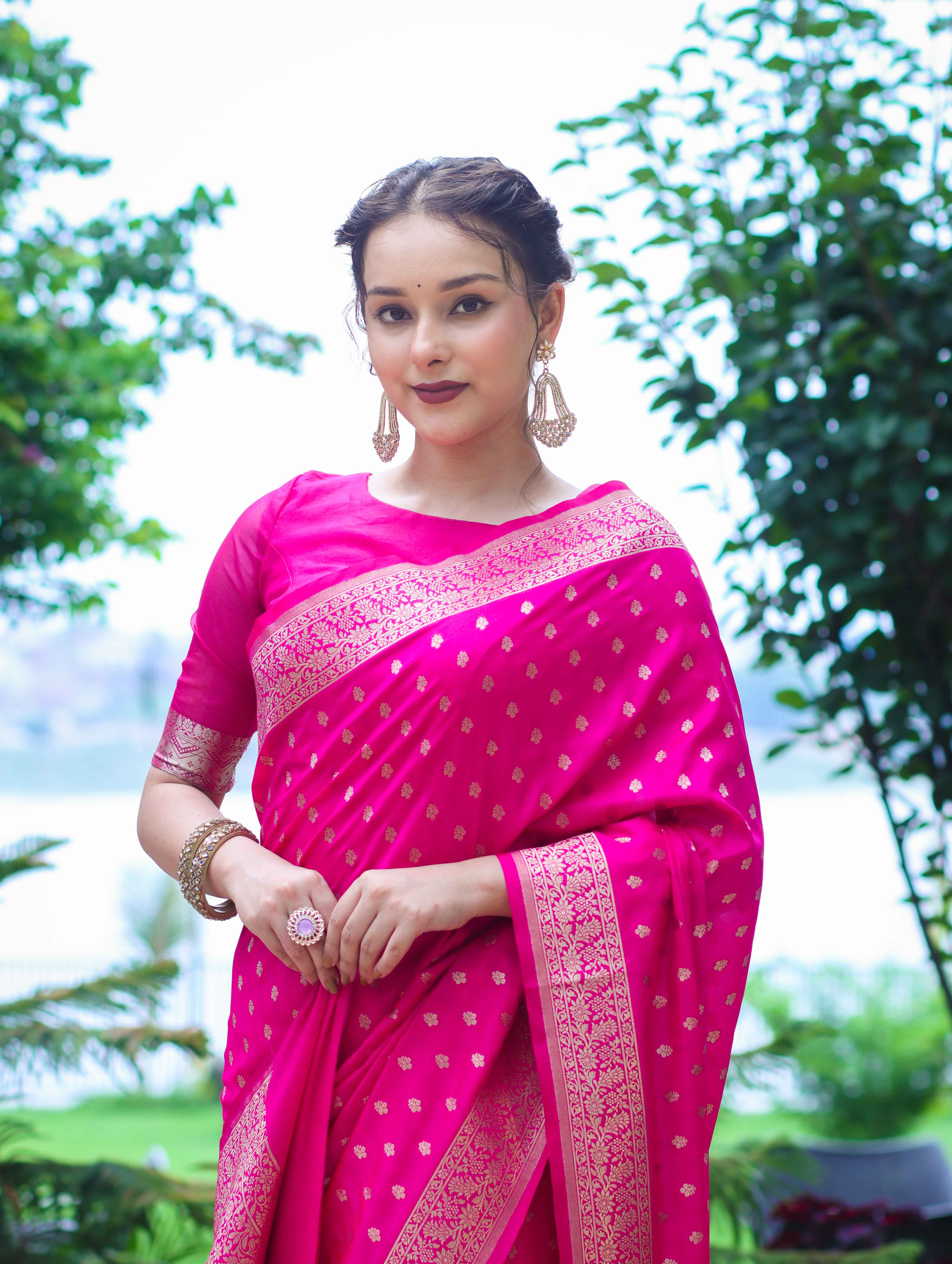 Banarasee Handloom Soft Silk Saree With Zari Buti Design & Border-Pink