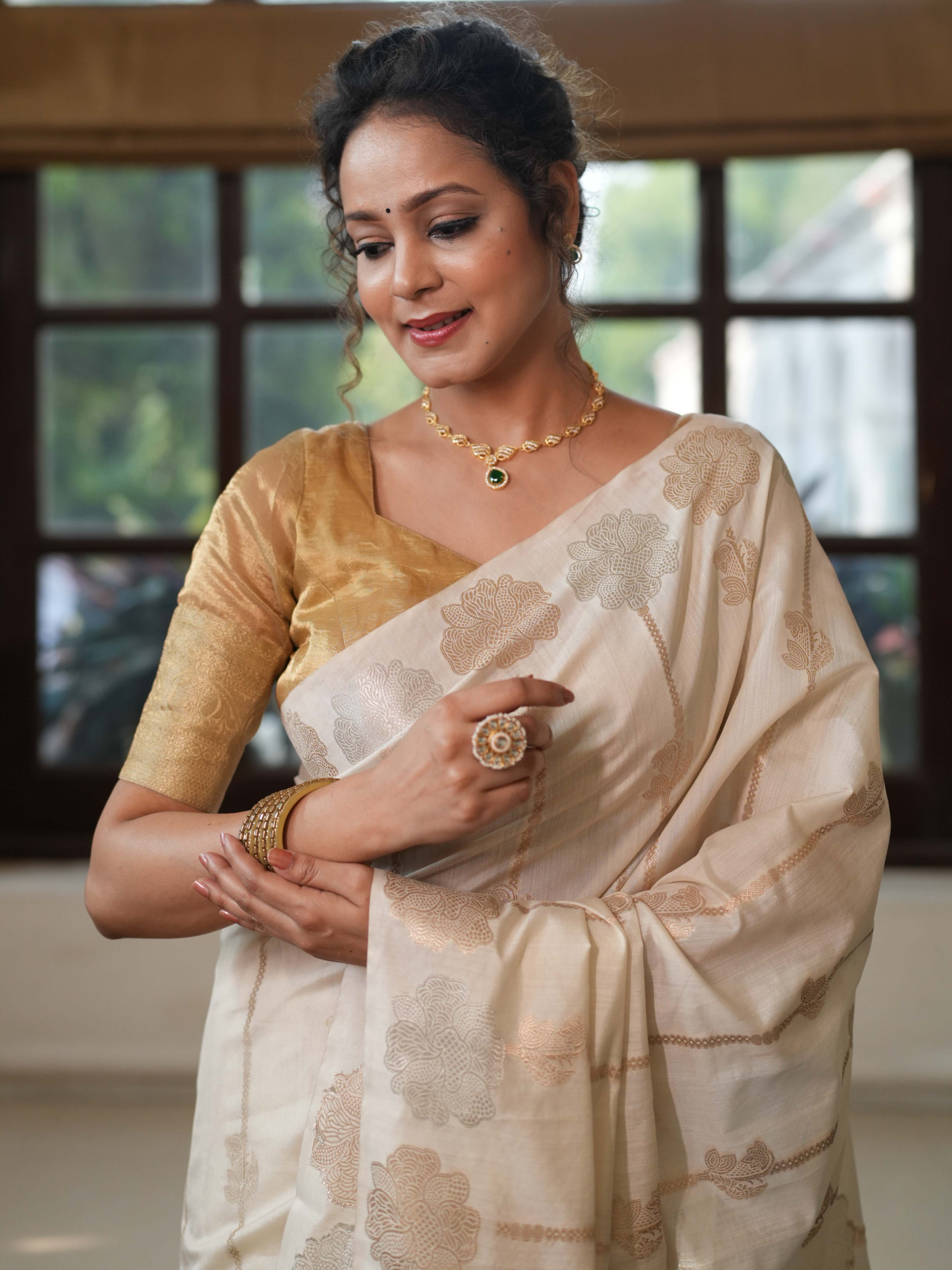 Banarasee Handloom Pure Chiniya Silk Saree With Zari Work & Border-Cream